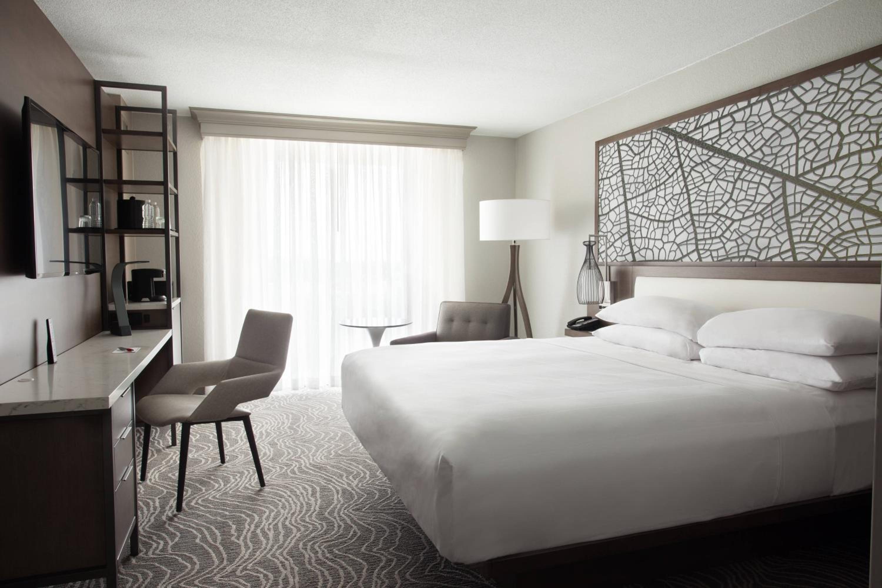 King Room with Sofa Bed - Hearing Accessible