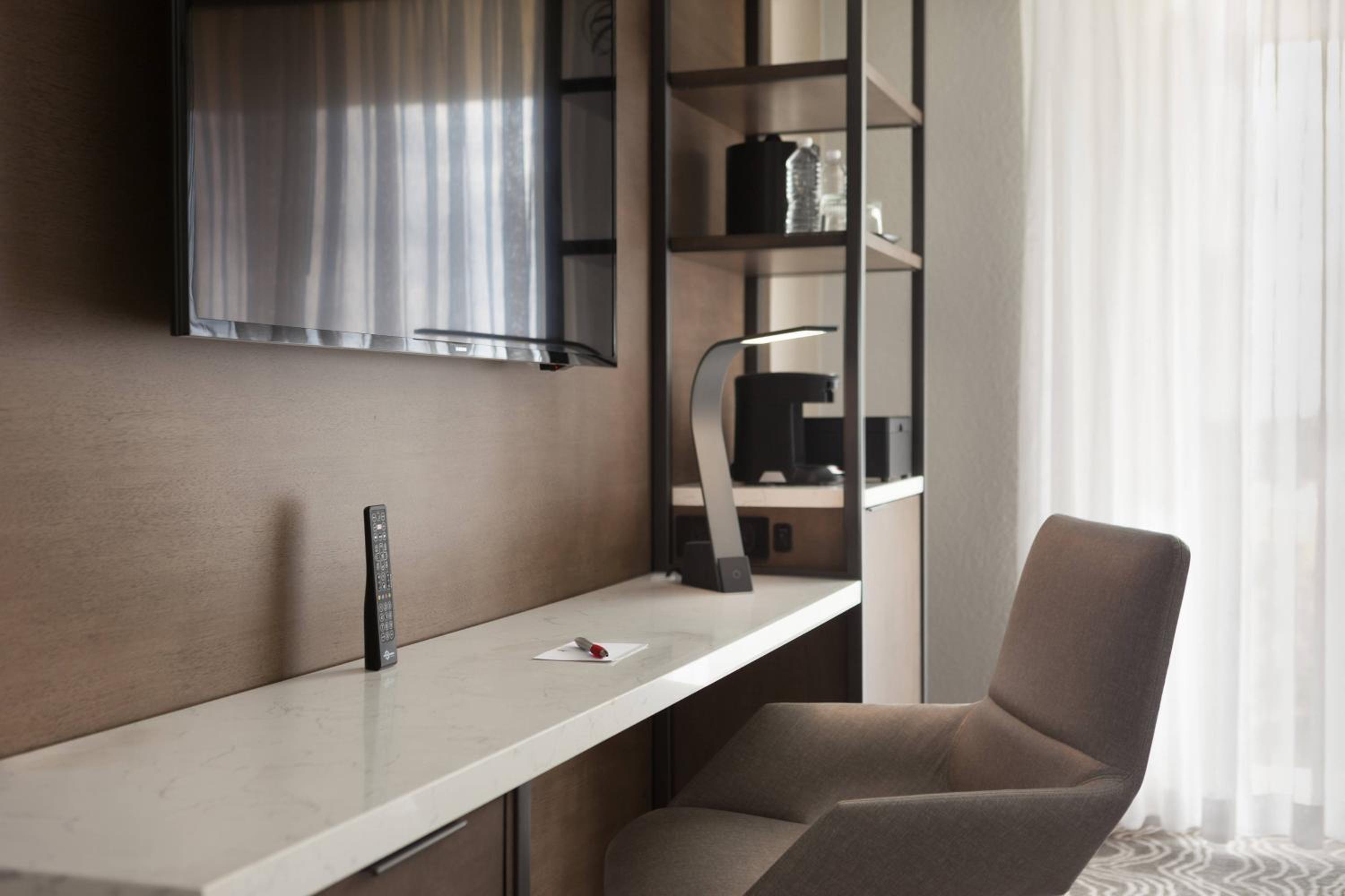 Guest King Room thumbnail 6