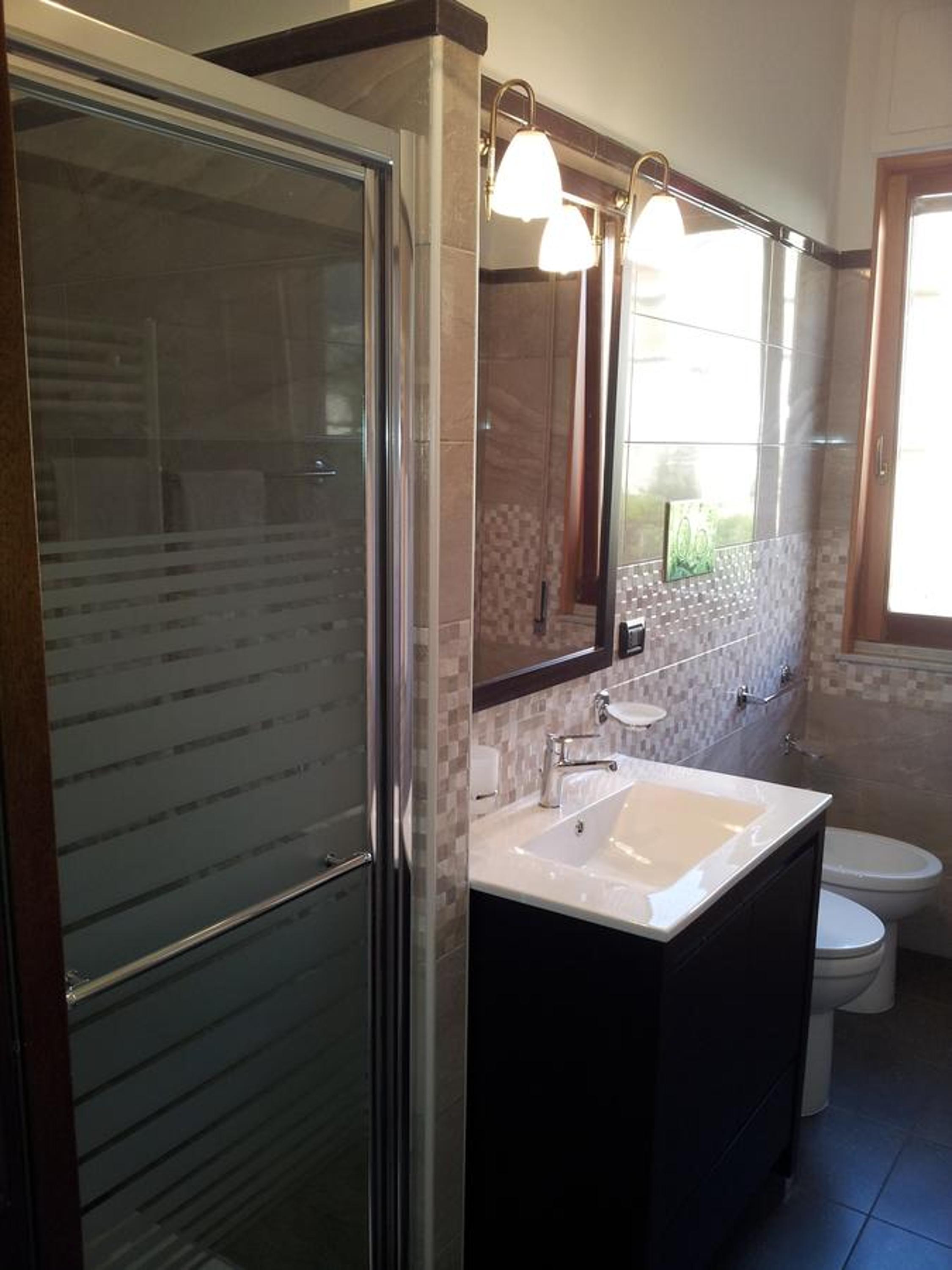 Two-Bedroom Apartment with Balcony - Photo 8