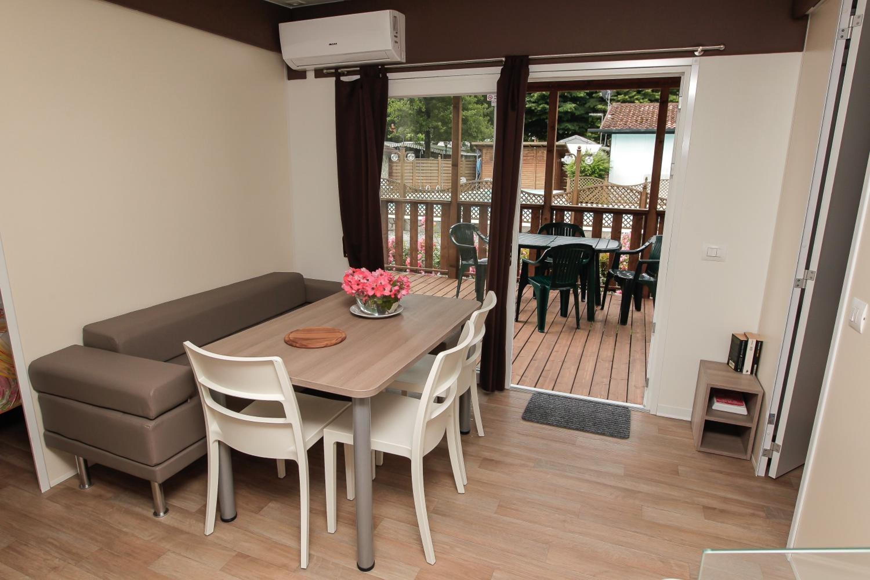 Three-Bedroom Mobile Home with Patio photo 2