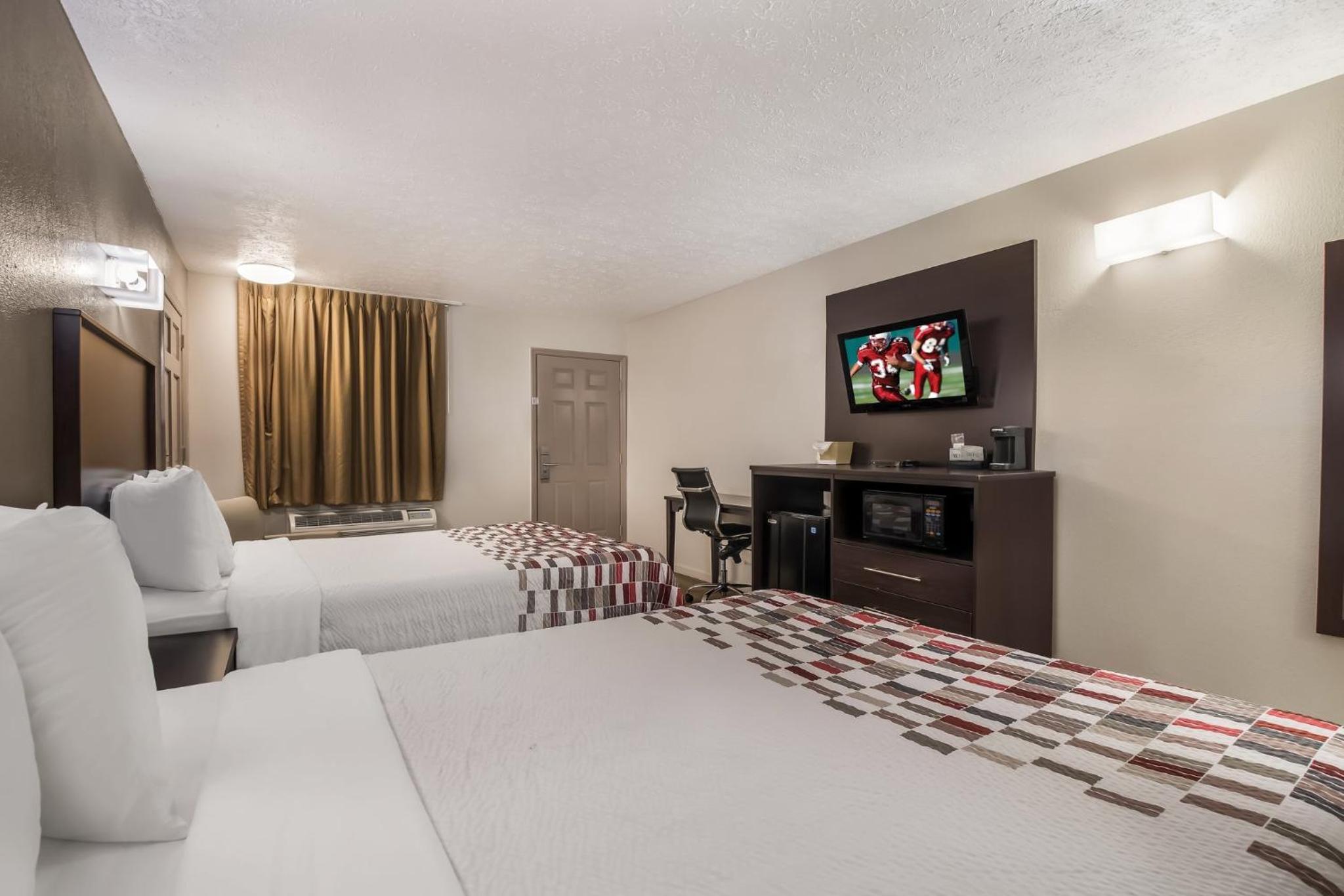 Deluxe Room with Two Double Beds Non-Smoking - Photo 2