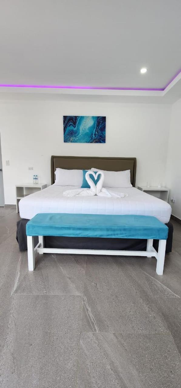 Habitación King con vista a la piscina