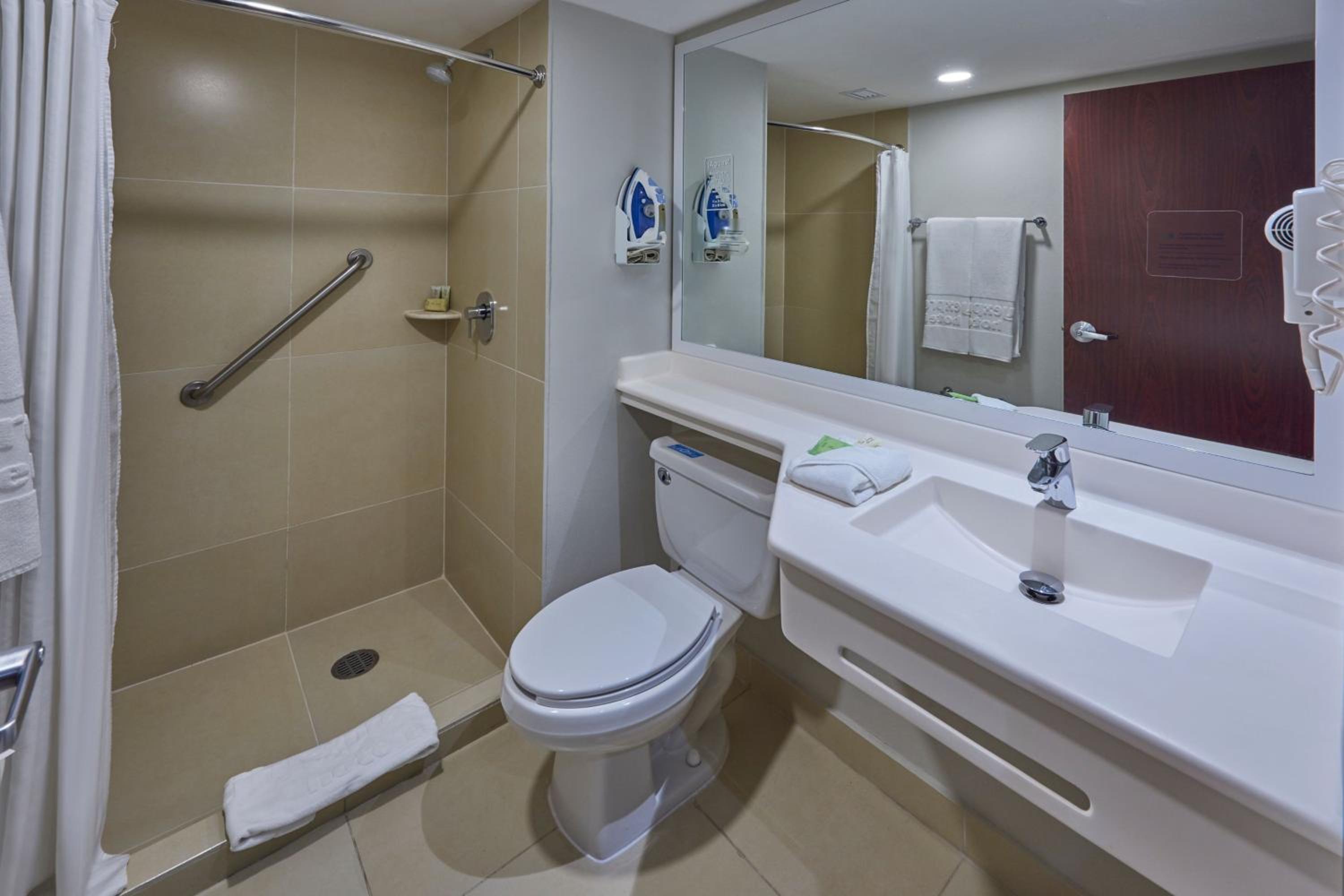 Double Room with Two Double Beds photo 2