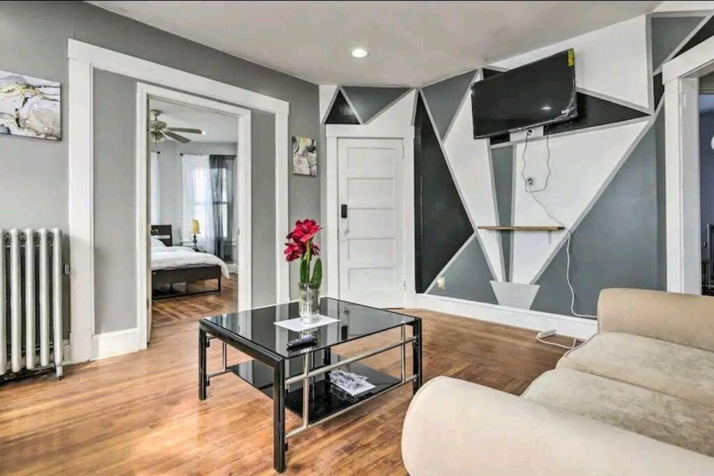 Three-Bedroom Apartment photo 3