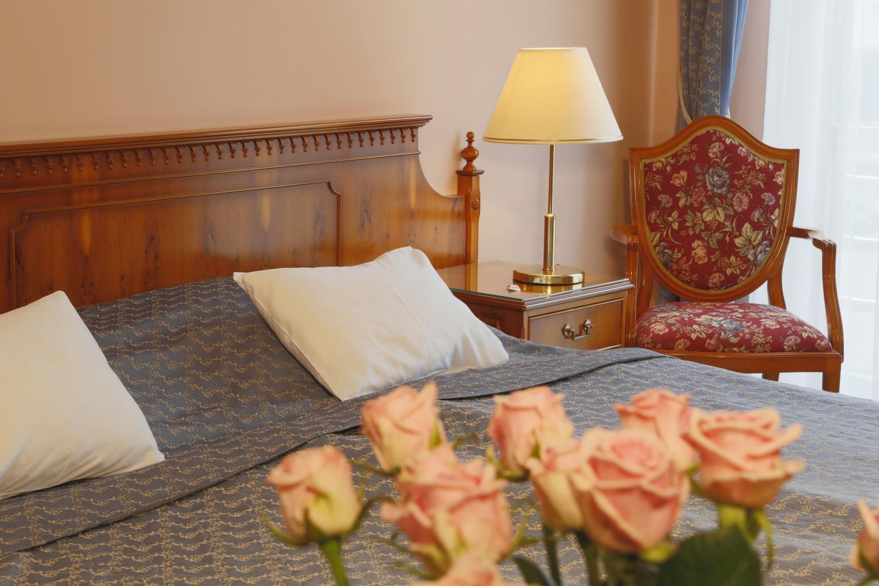 Suite - Photo 1