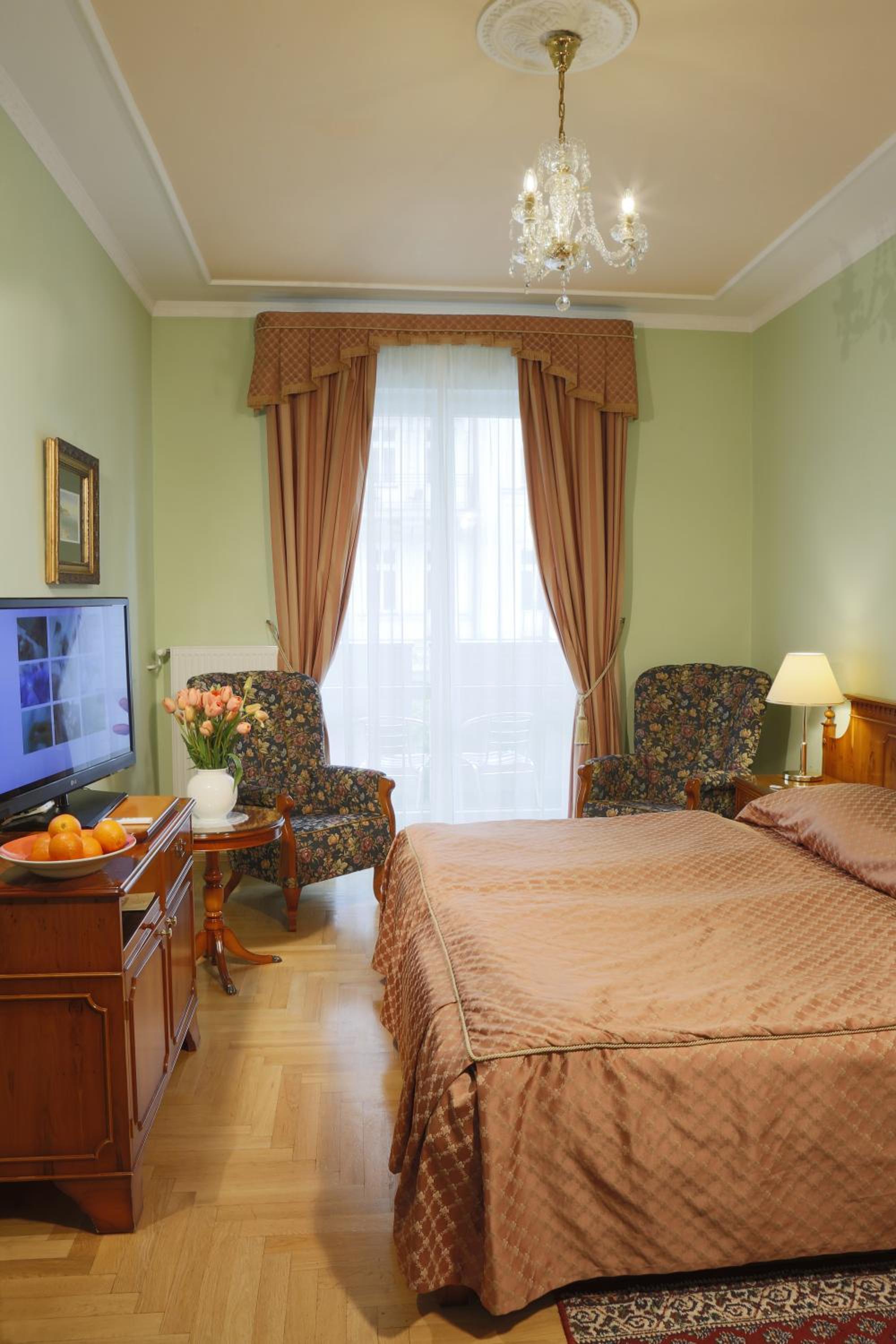 Double Room - Photo 4