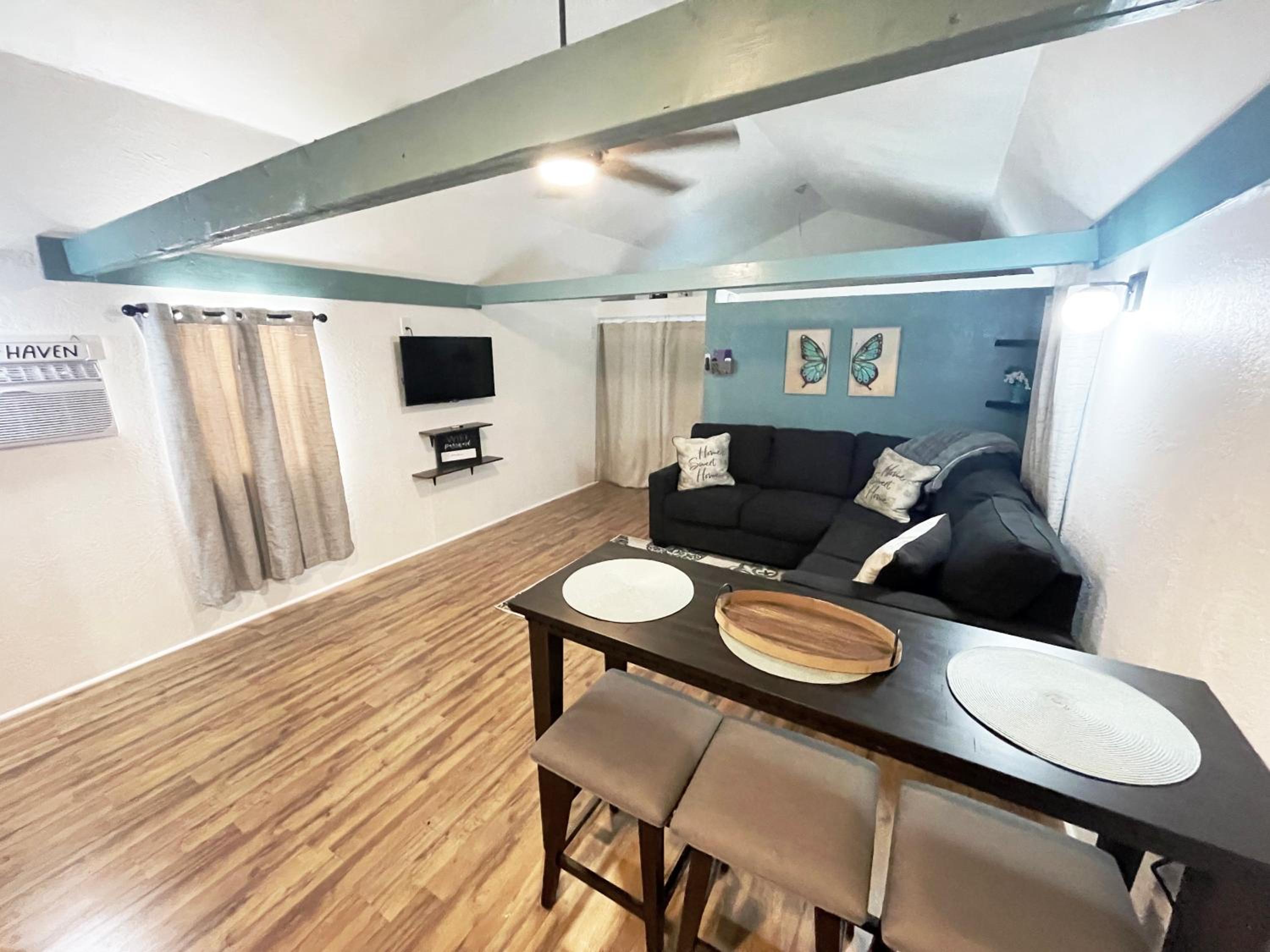 One-Bedroom House photo 3