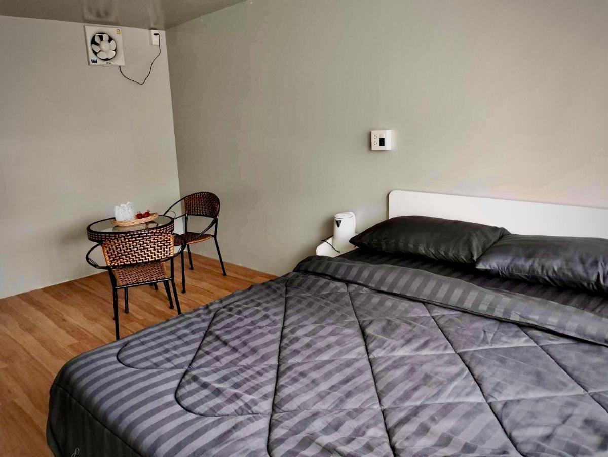 Double Room with Private External Bathroom photo 2