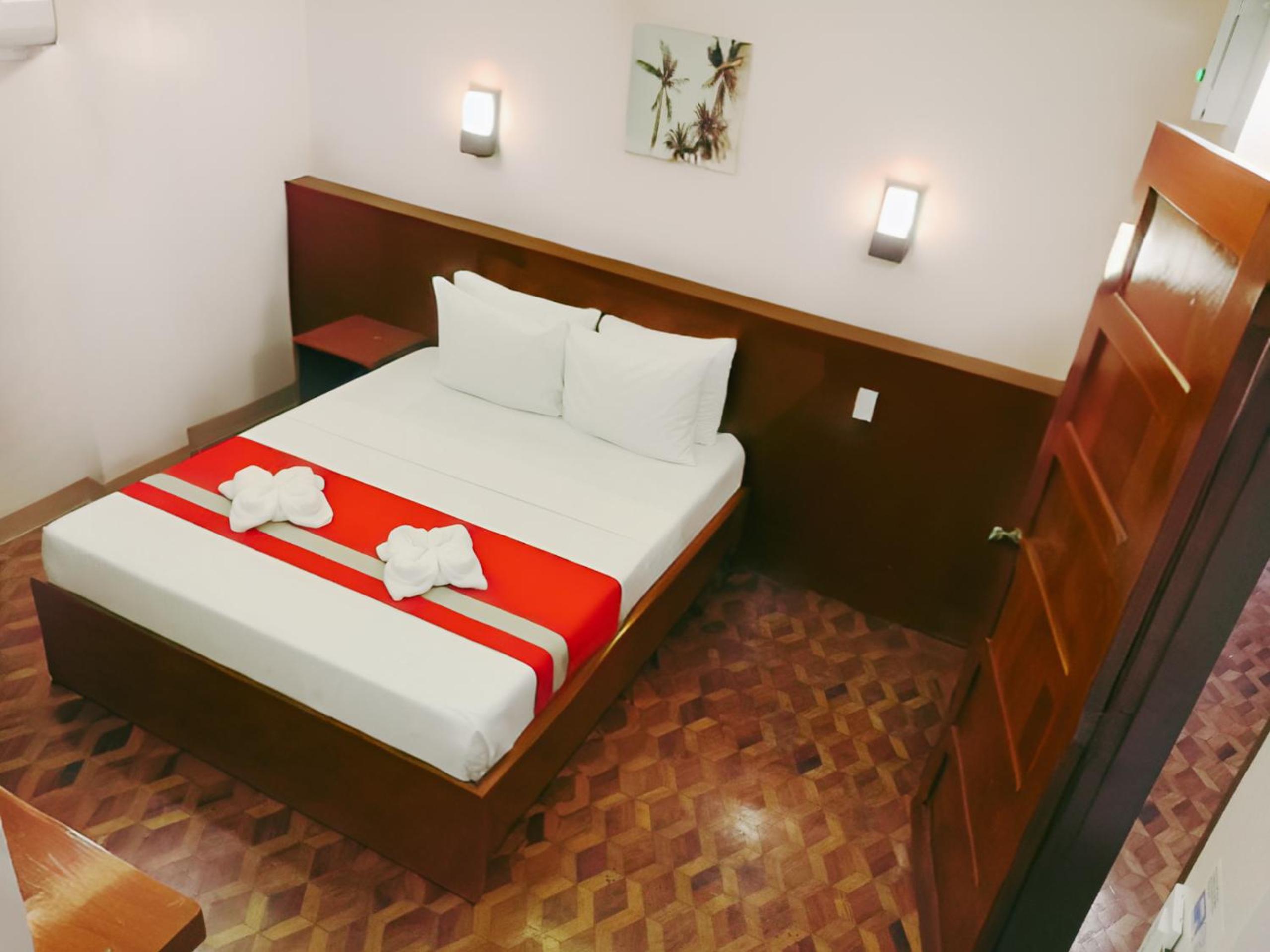 Deluxe Room - Photo 3