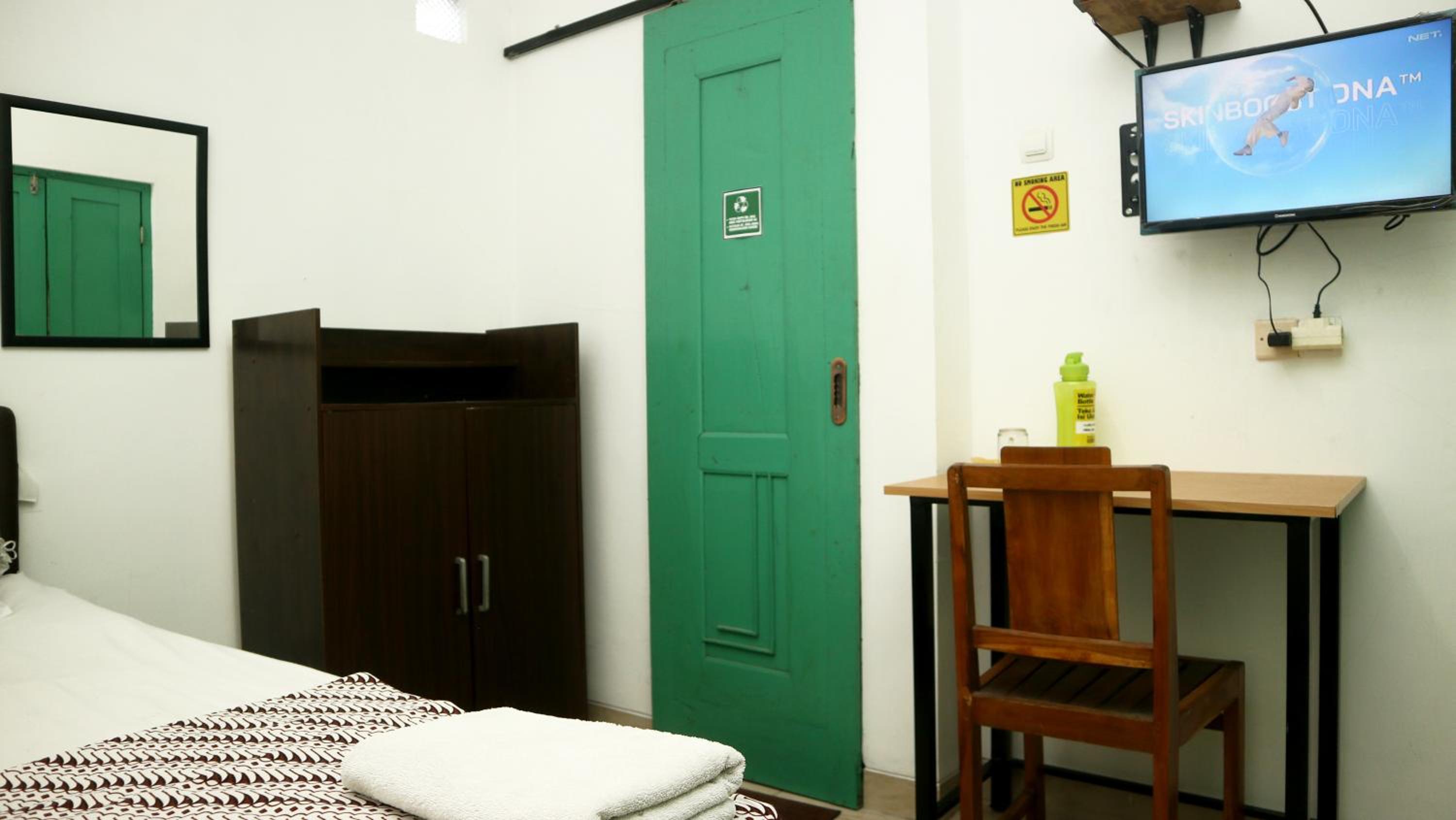 Single Room With Private Bathroom - Photo 15