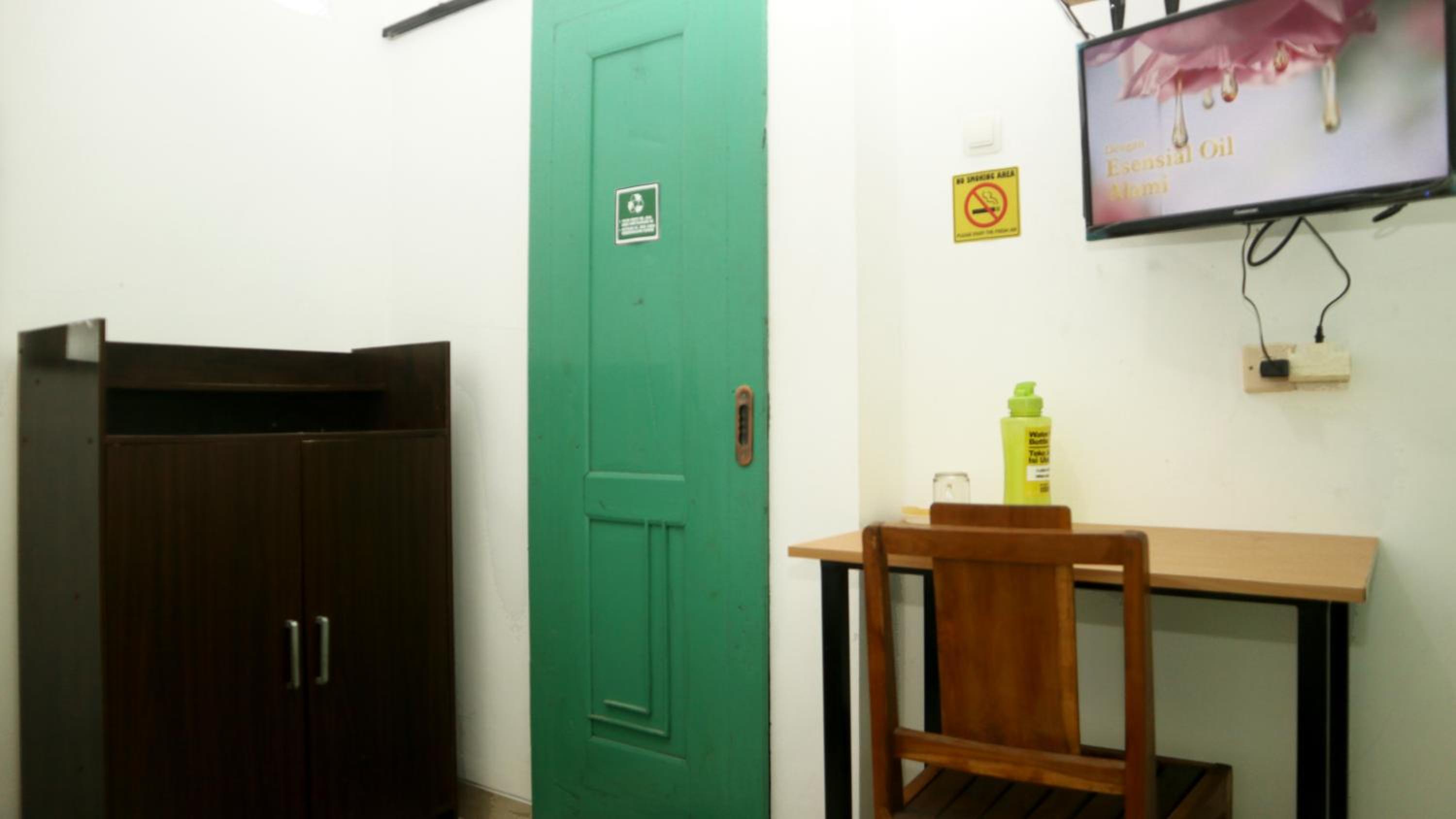 Single Room With Private Bathroom - Photo 14