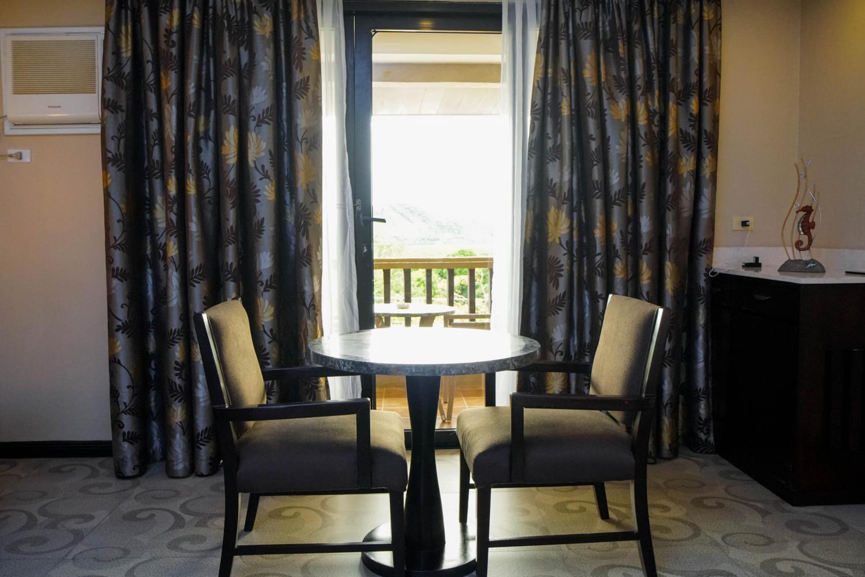 Premium King Room photo 2