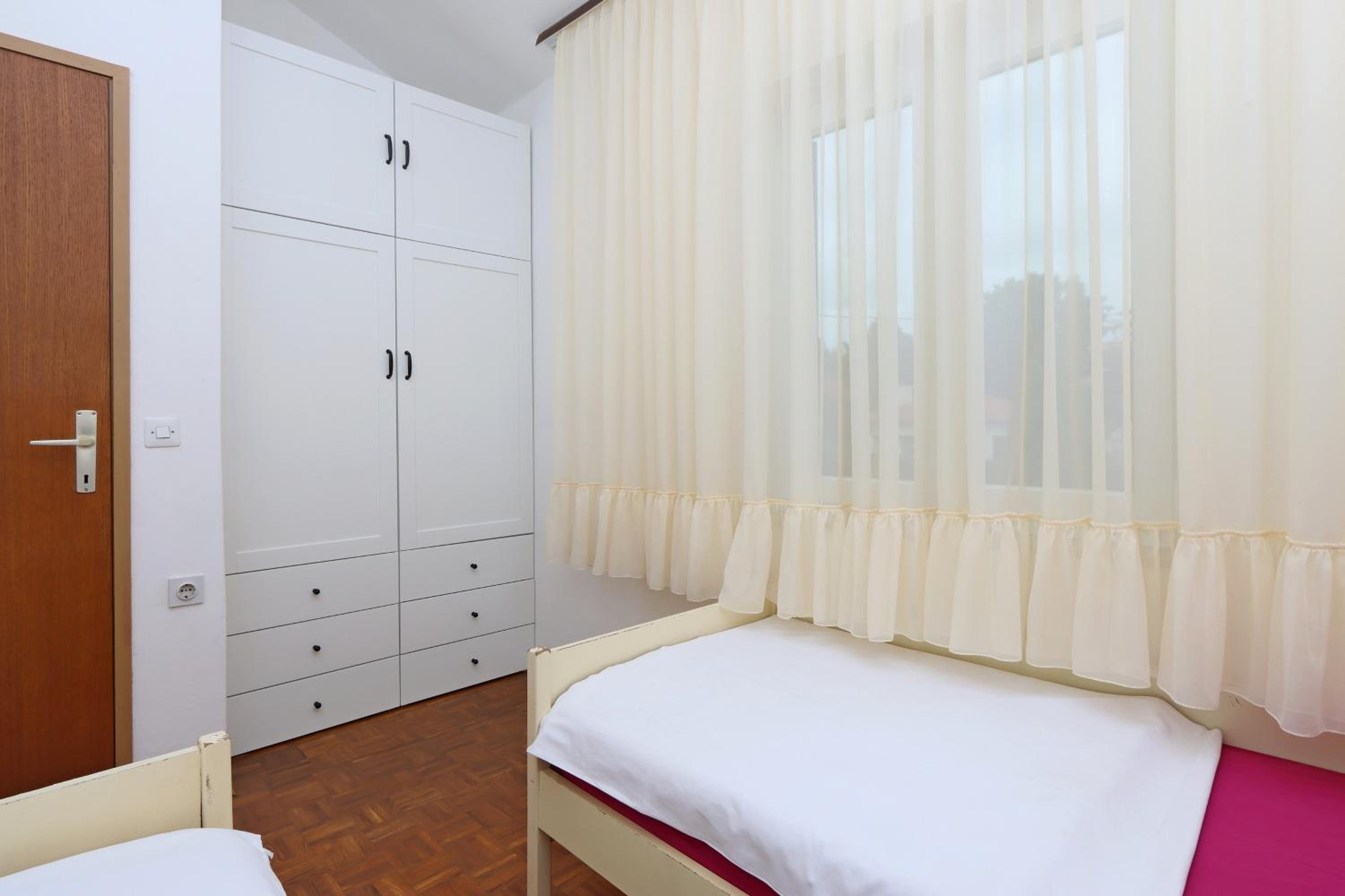 Apartment with Terrace and Sea View photo 3