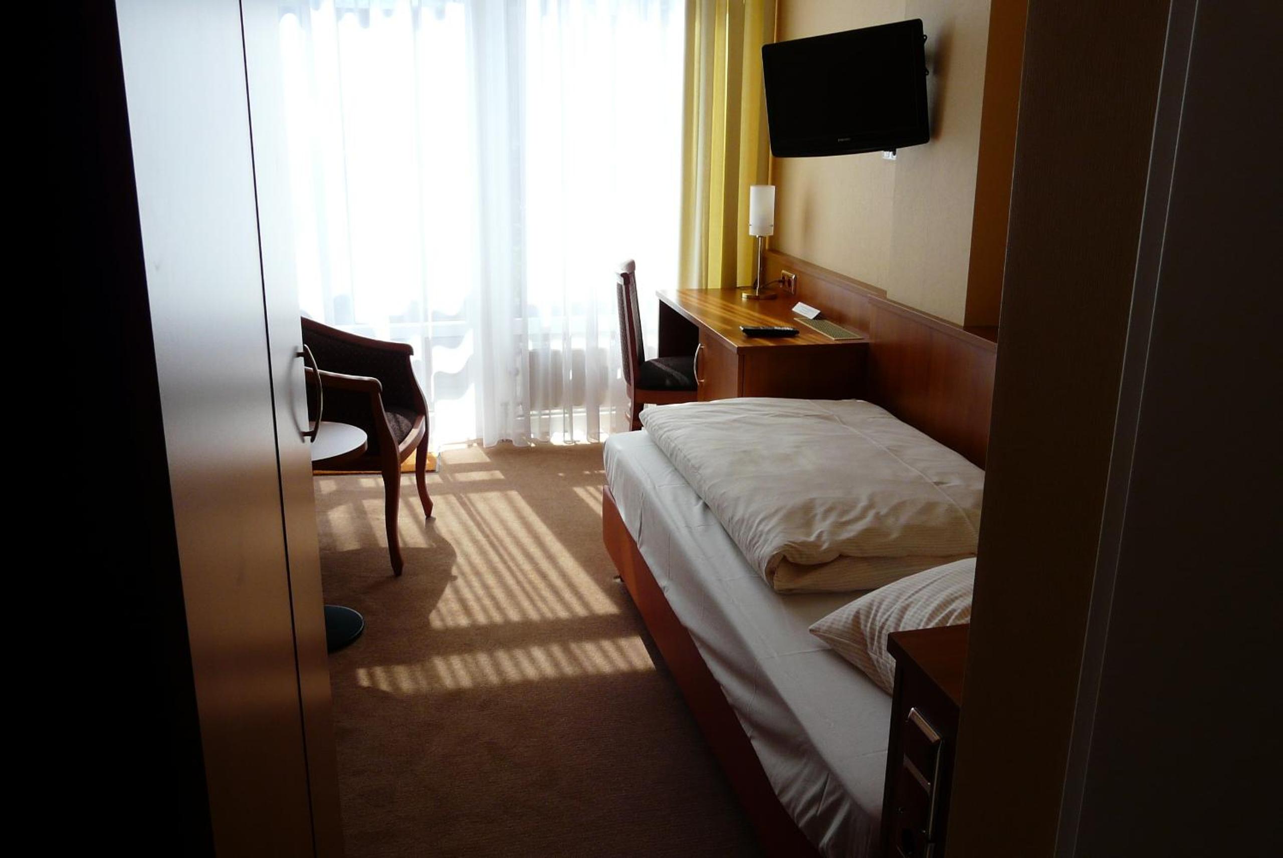 Single Room photo 2