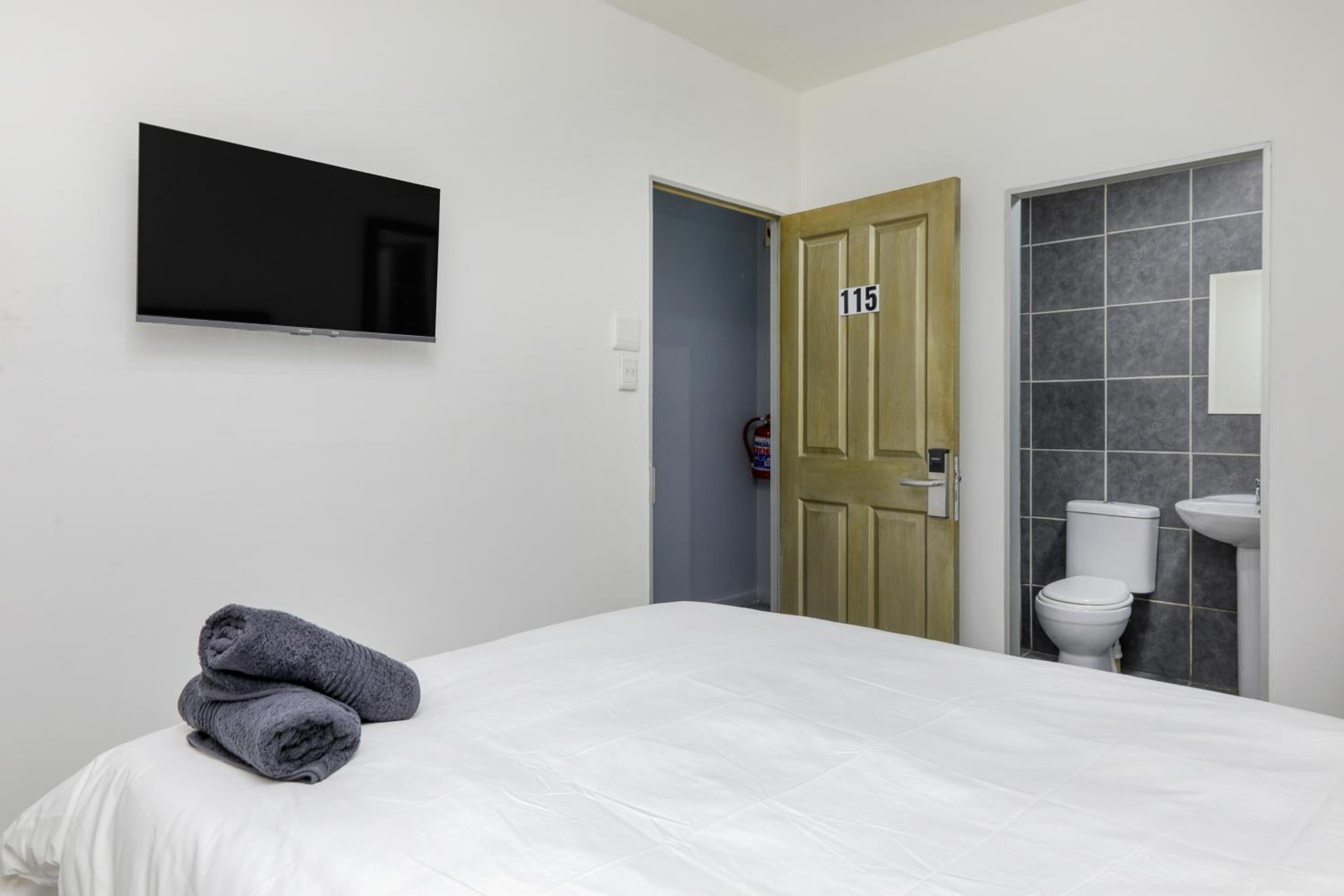 Economy Double Room - Photo 5