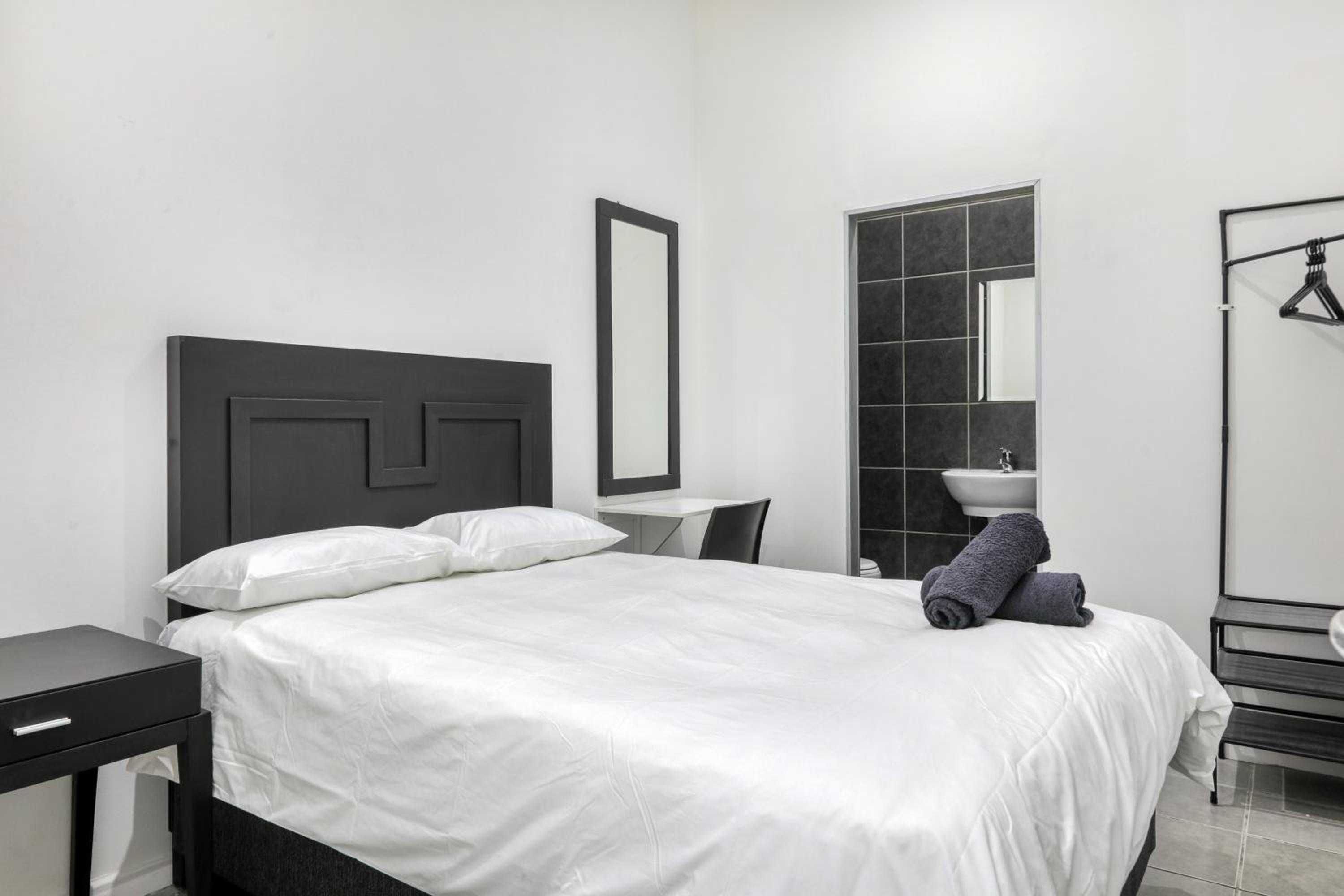 Economy Double Room - Photo 2