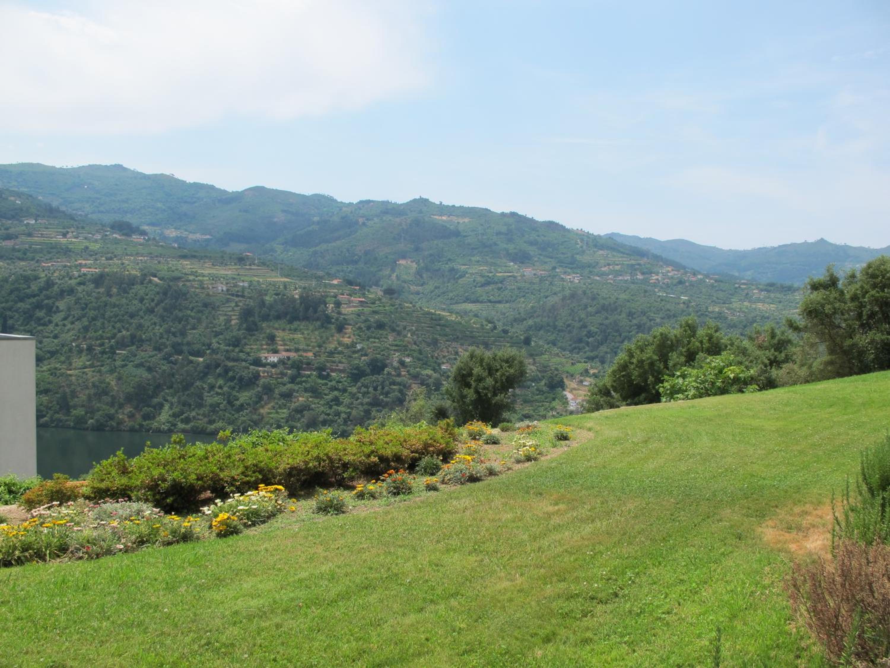 Double Room with Garden View - Photo 3