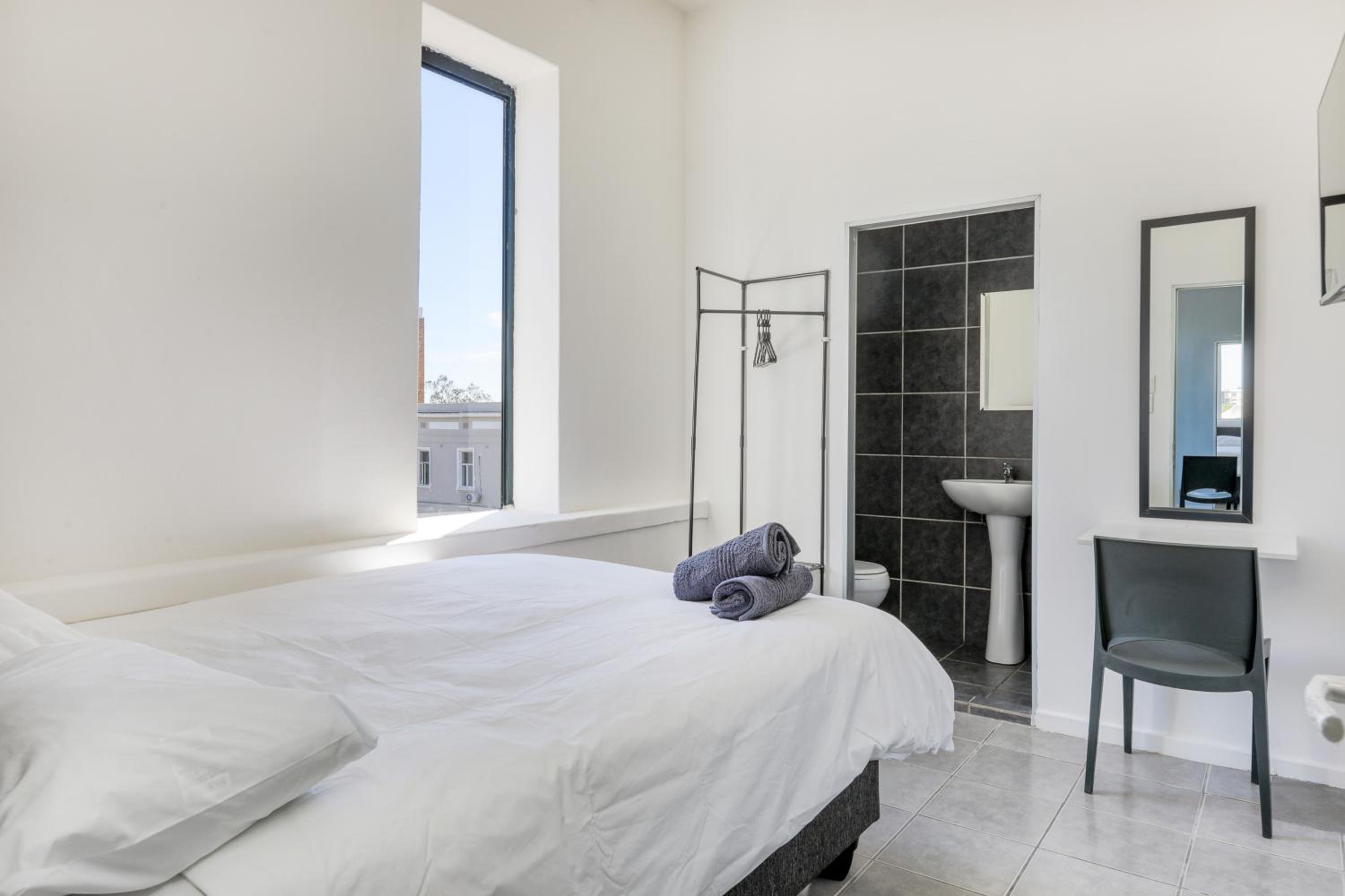 Double Room - Photo 18