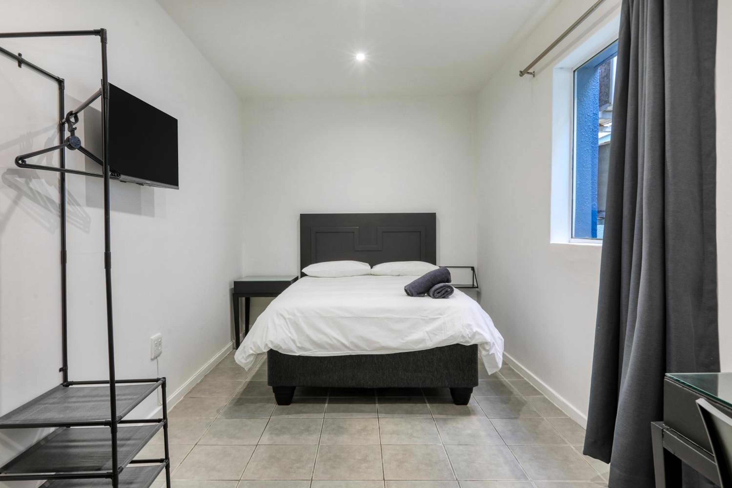 Double Room - Photo 10
