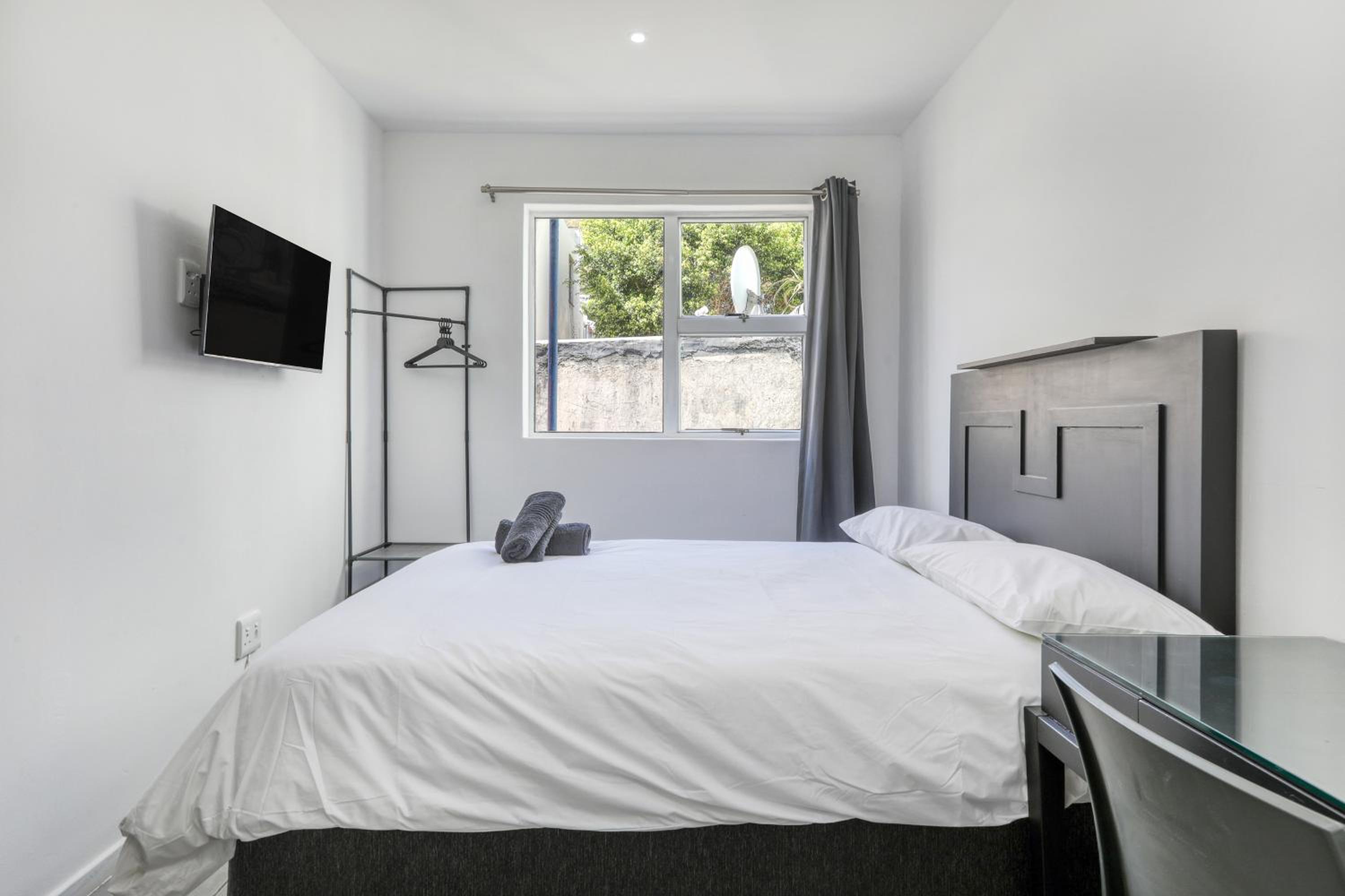 Double Room - Photo 11