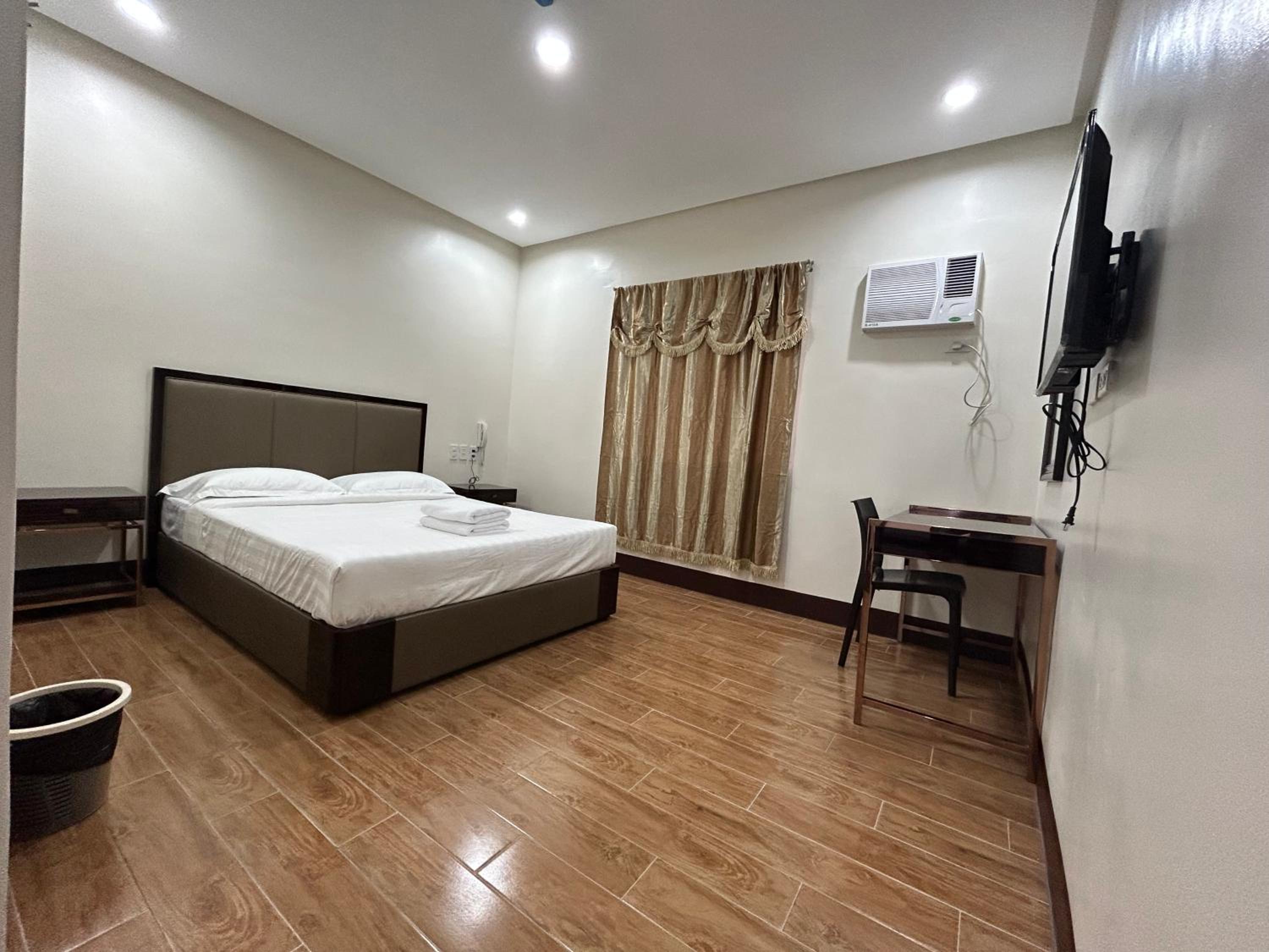 Deluxe Suite - Photo 3