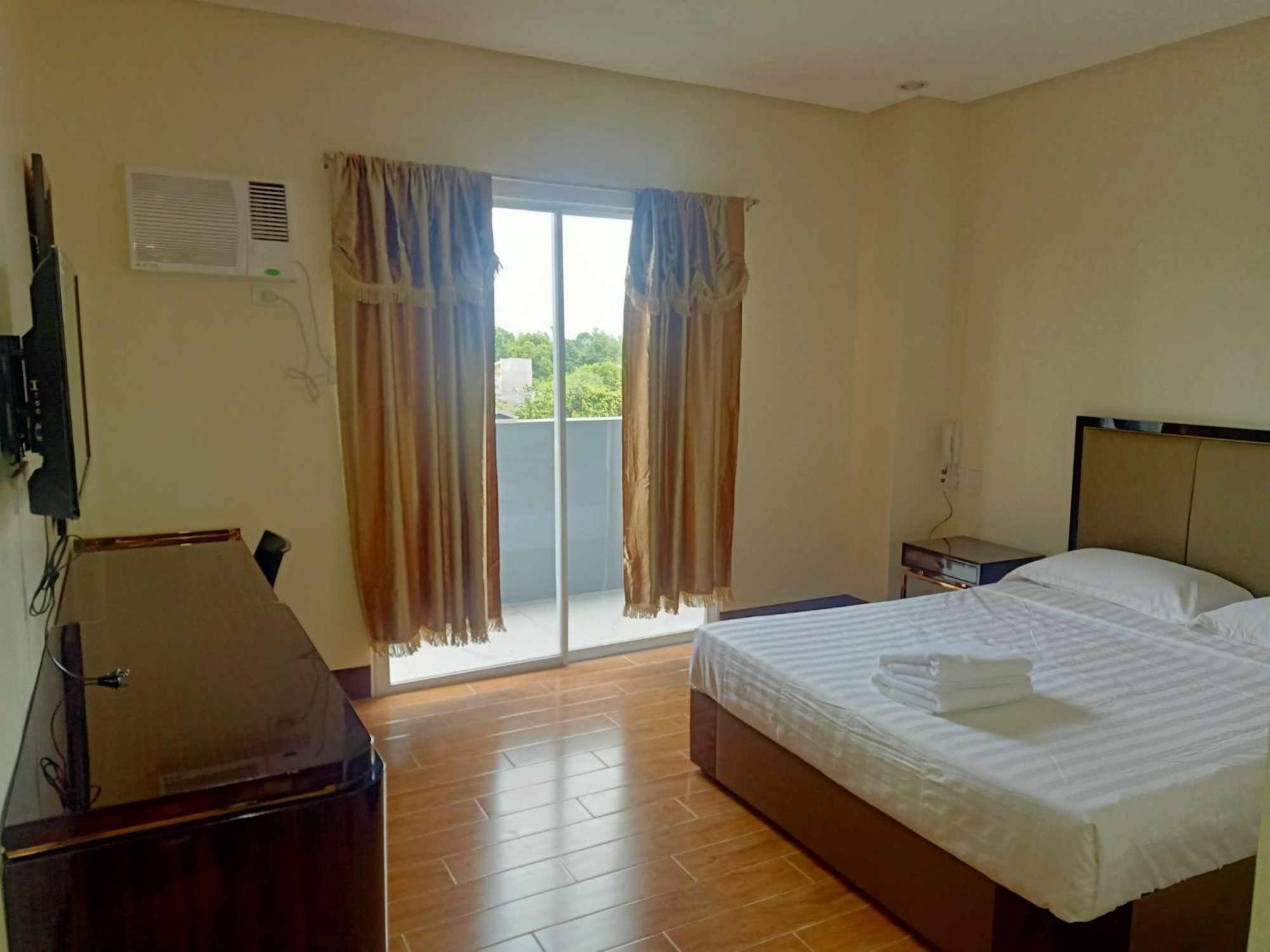 Executive Suite - Photo 3