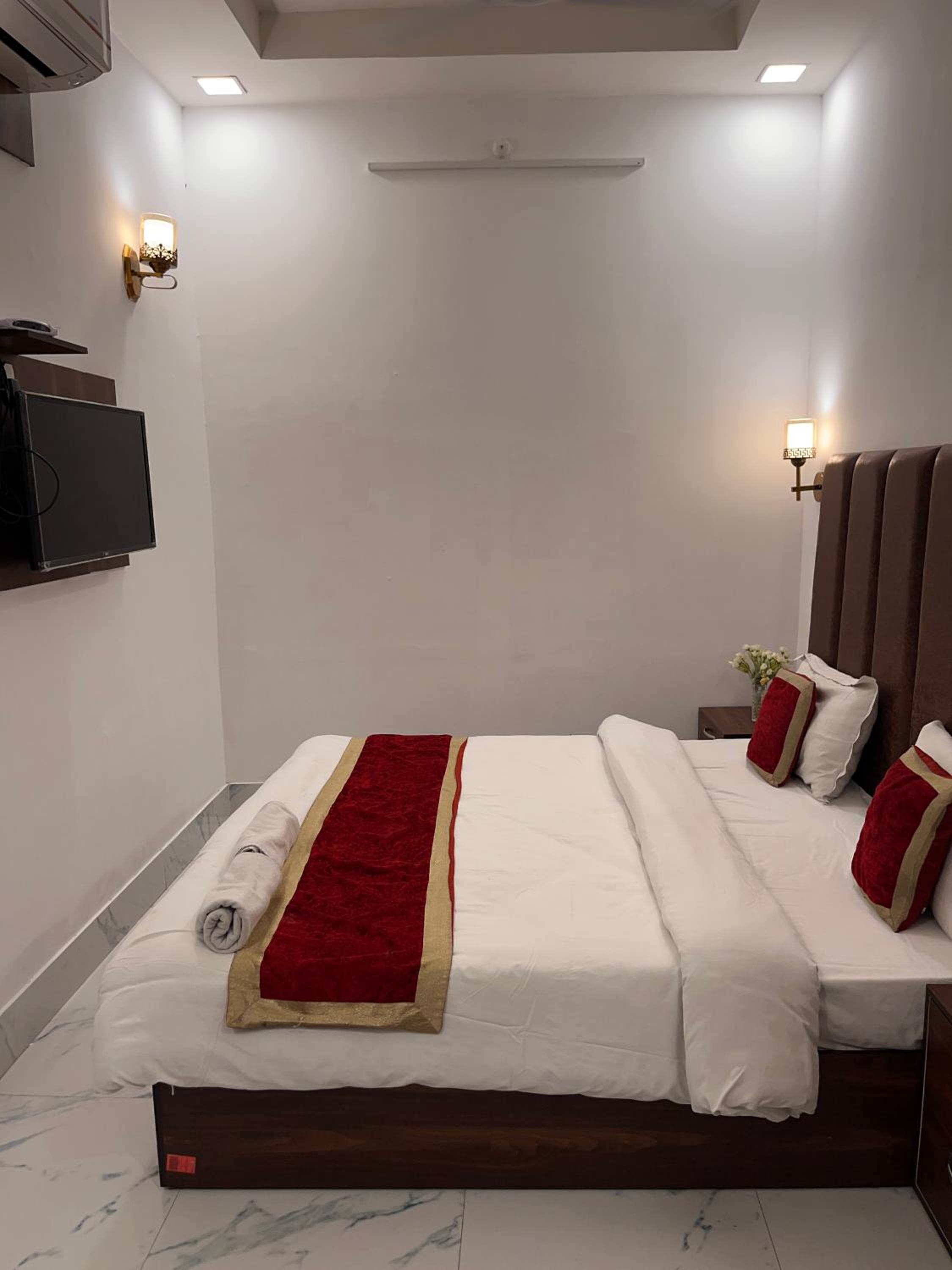 Deluxe Room - Photo 6