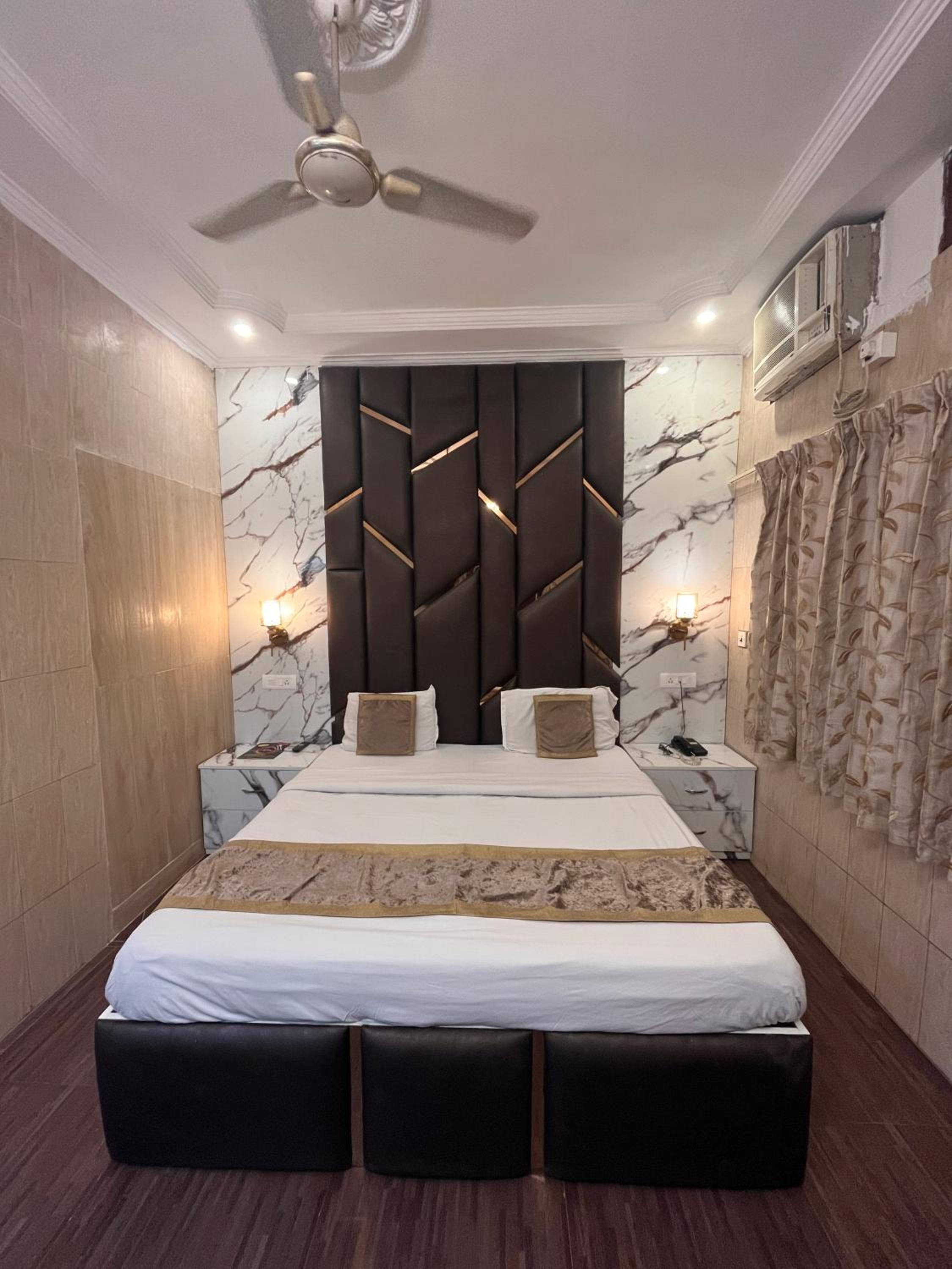 Deluxe Room - Photo 5
