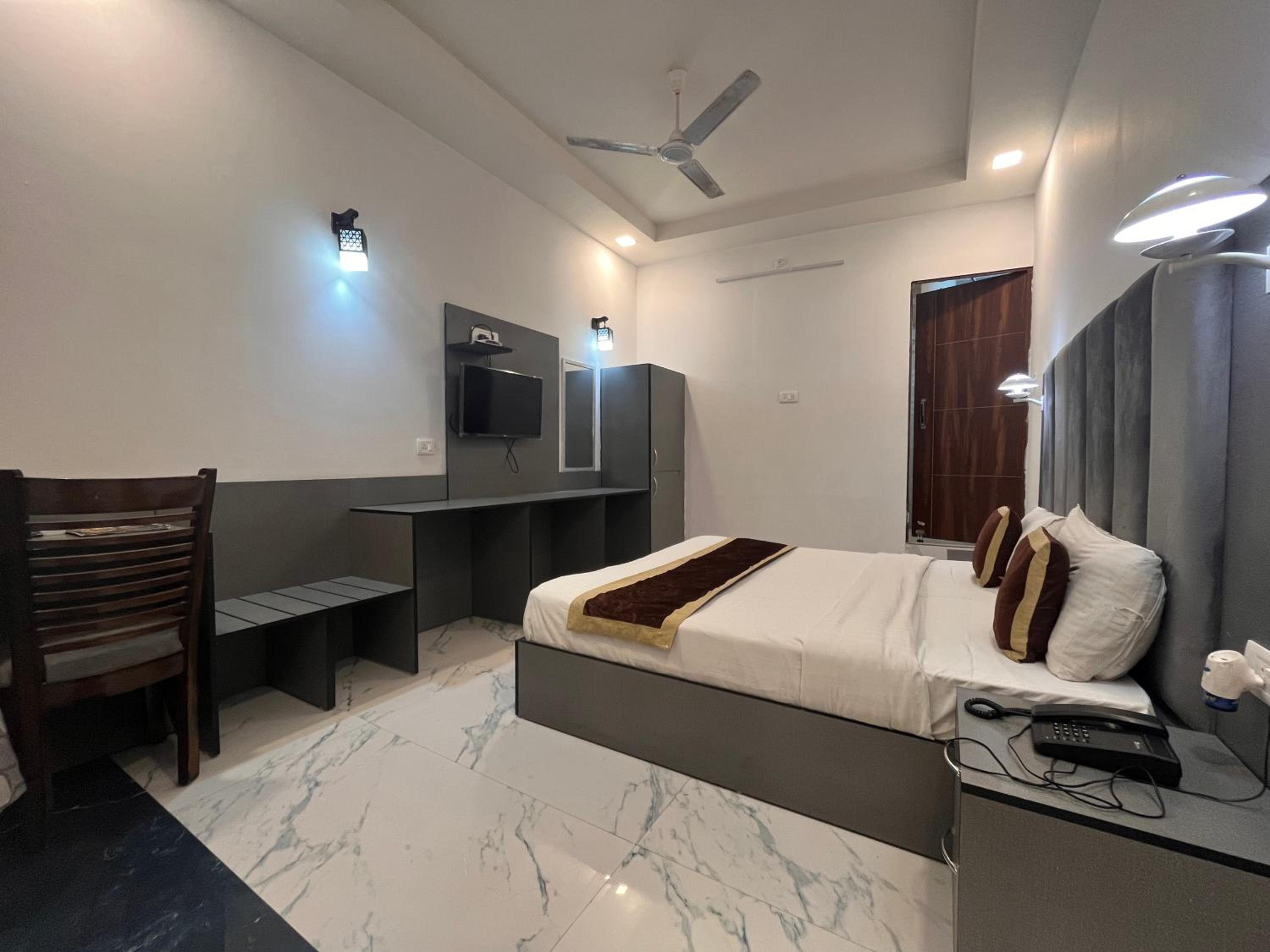 Deluxe Room - Photo 2
