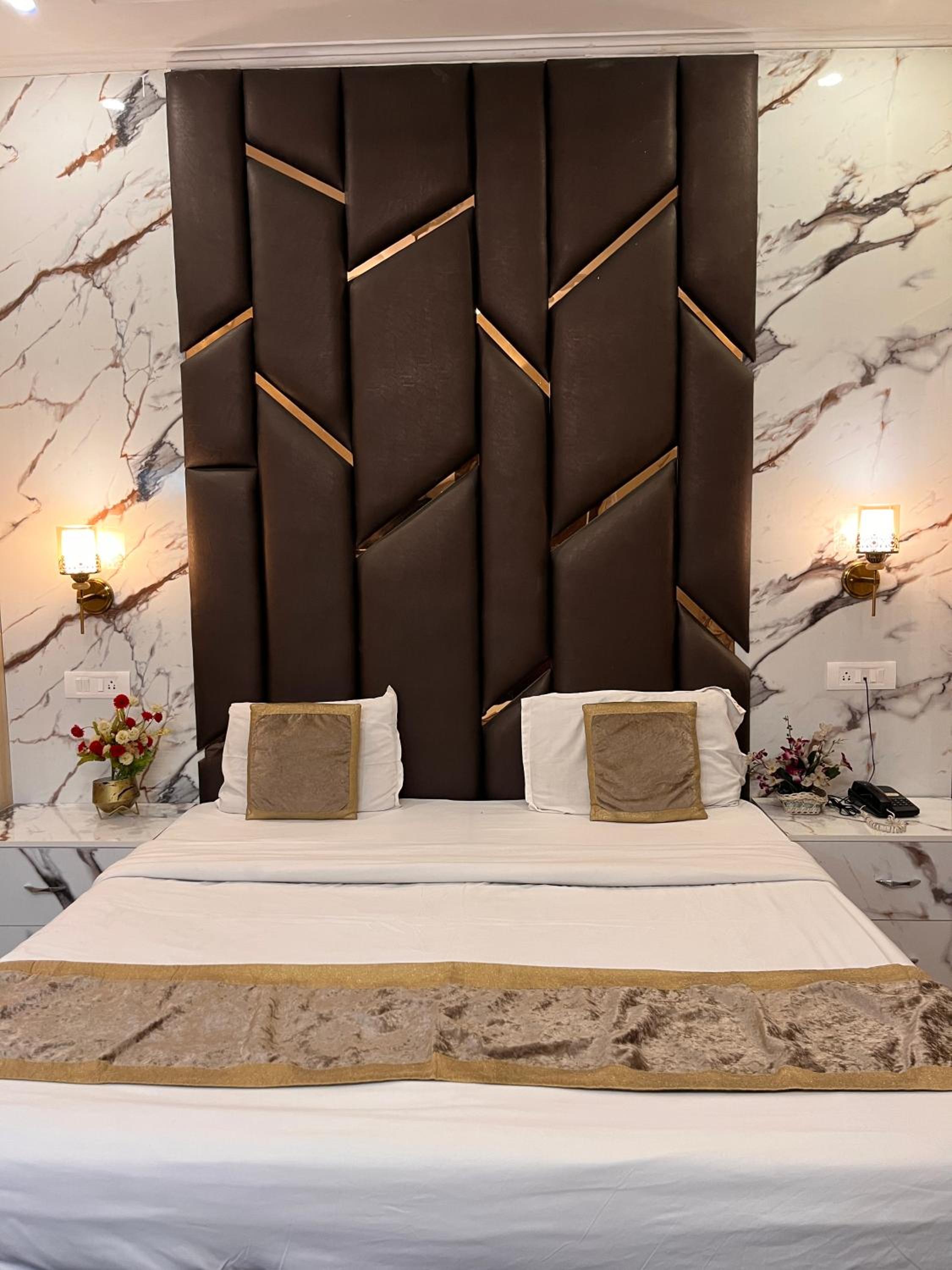 Deluxe Room - Photo 4
