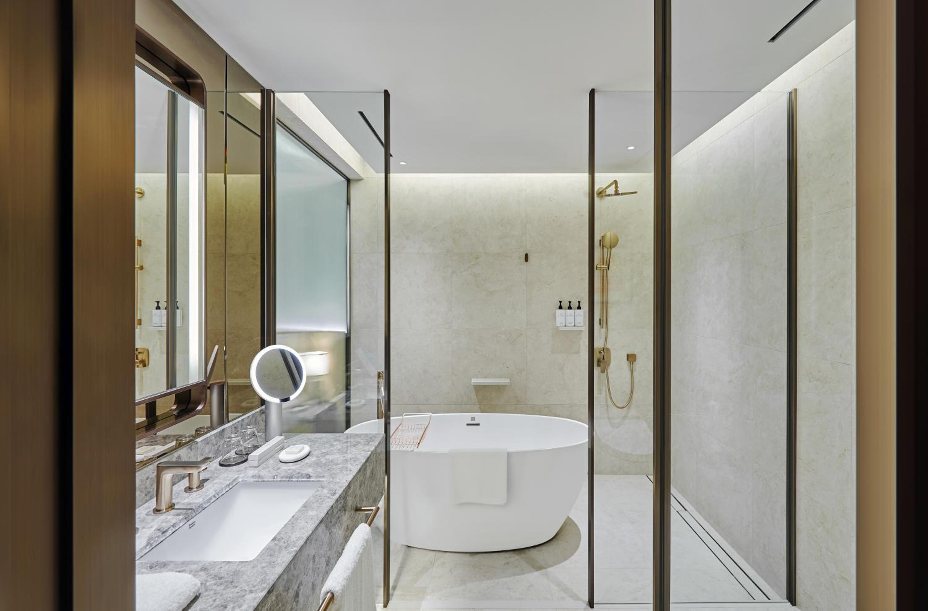 Premium King Room - Non-Smoking - Photo 3