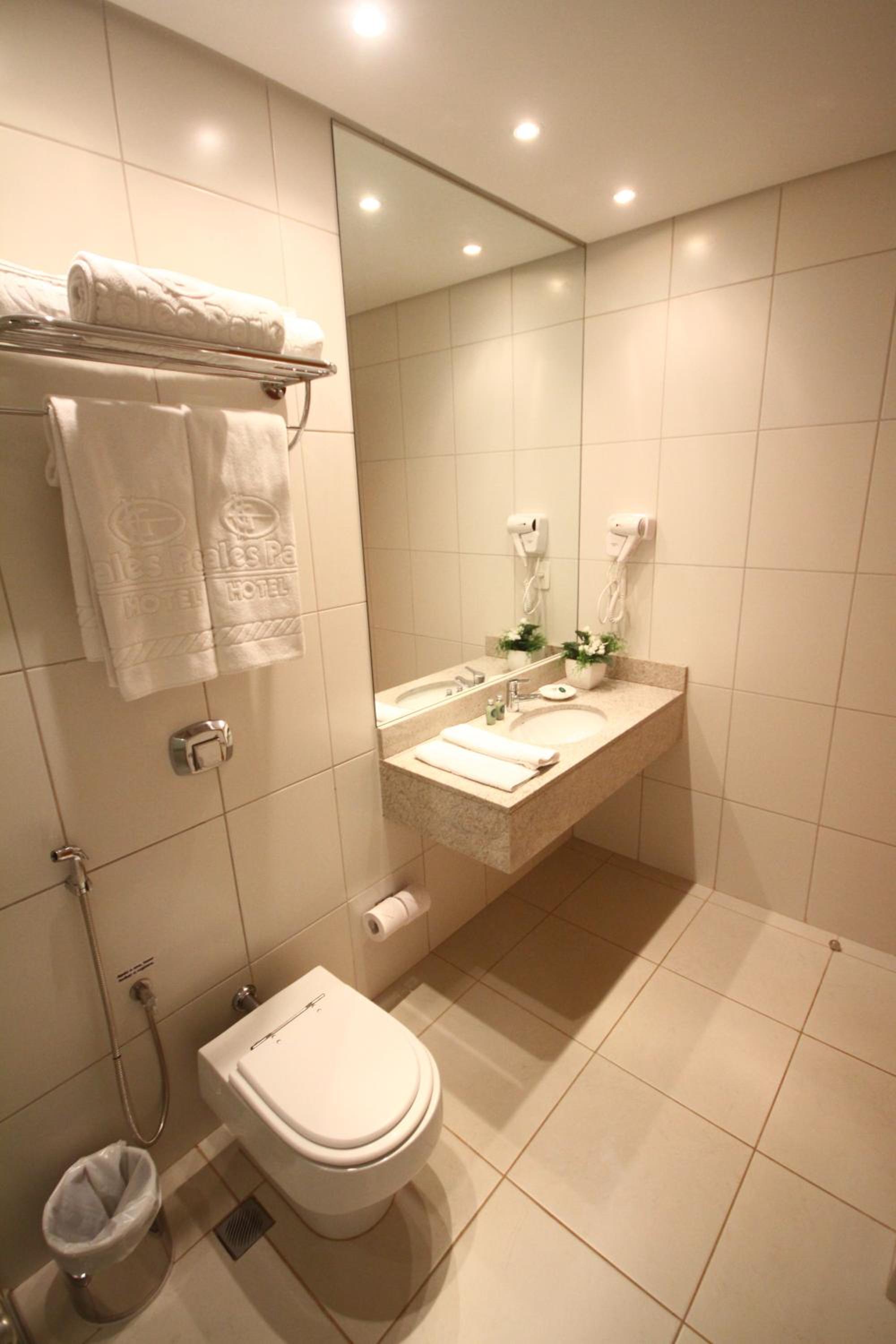 Suite with Spa Bath photo 3