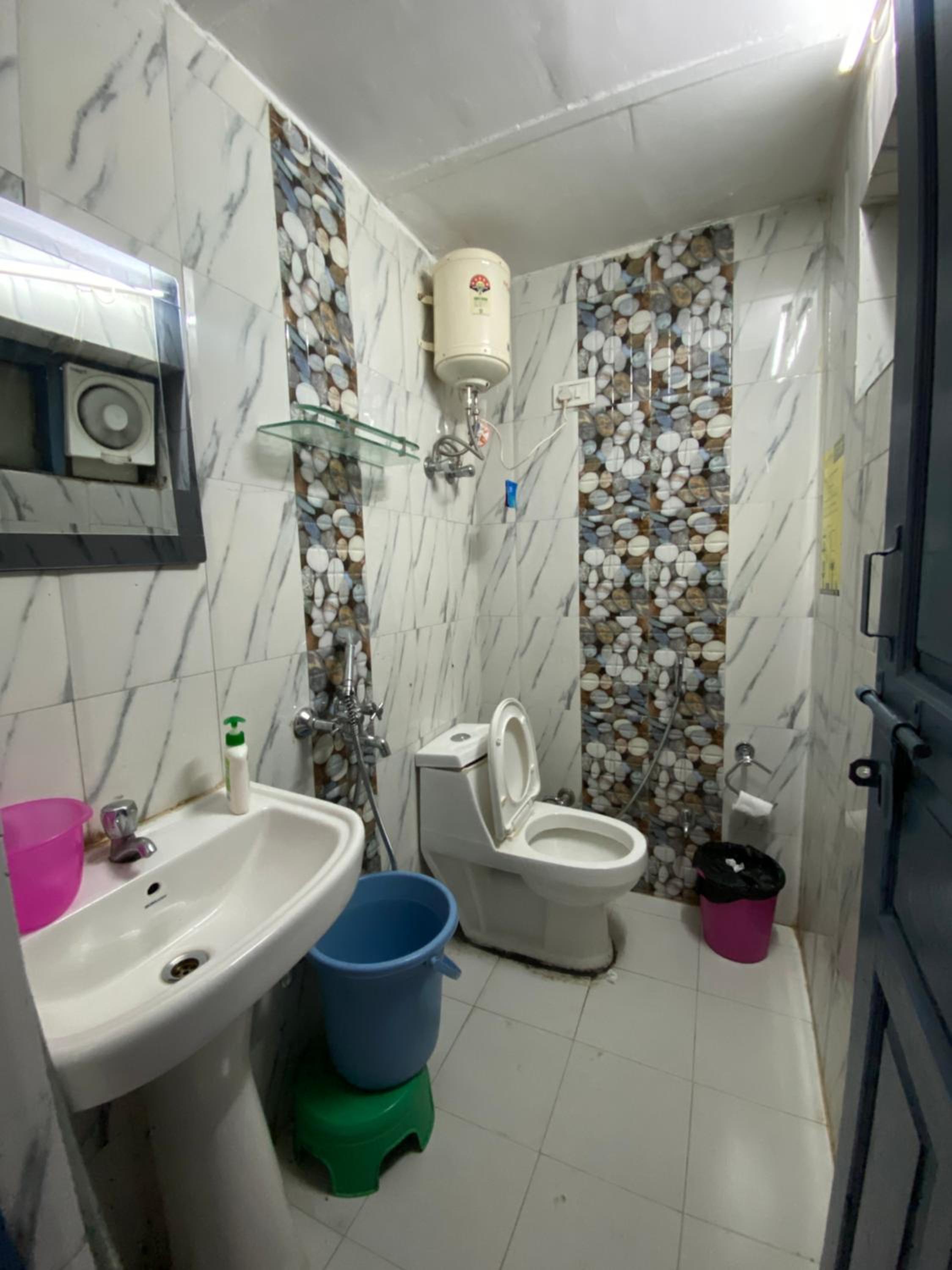 Standard Double Room - Photo 2