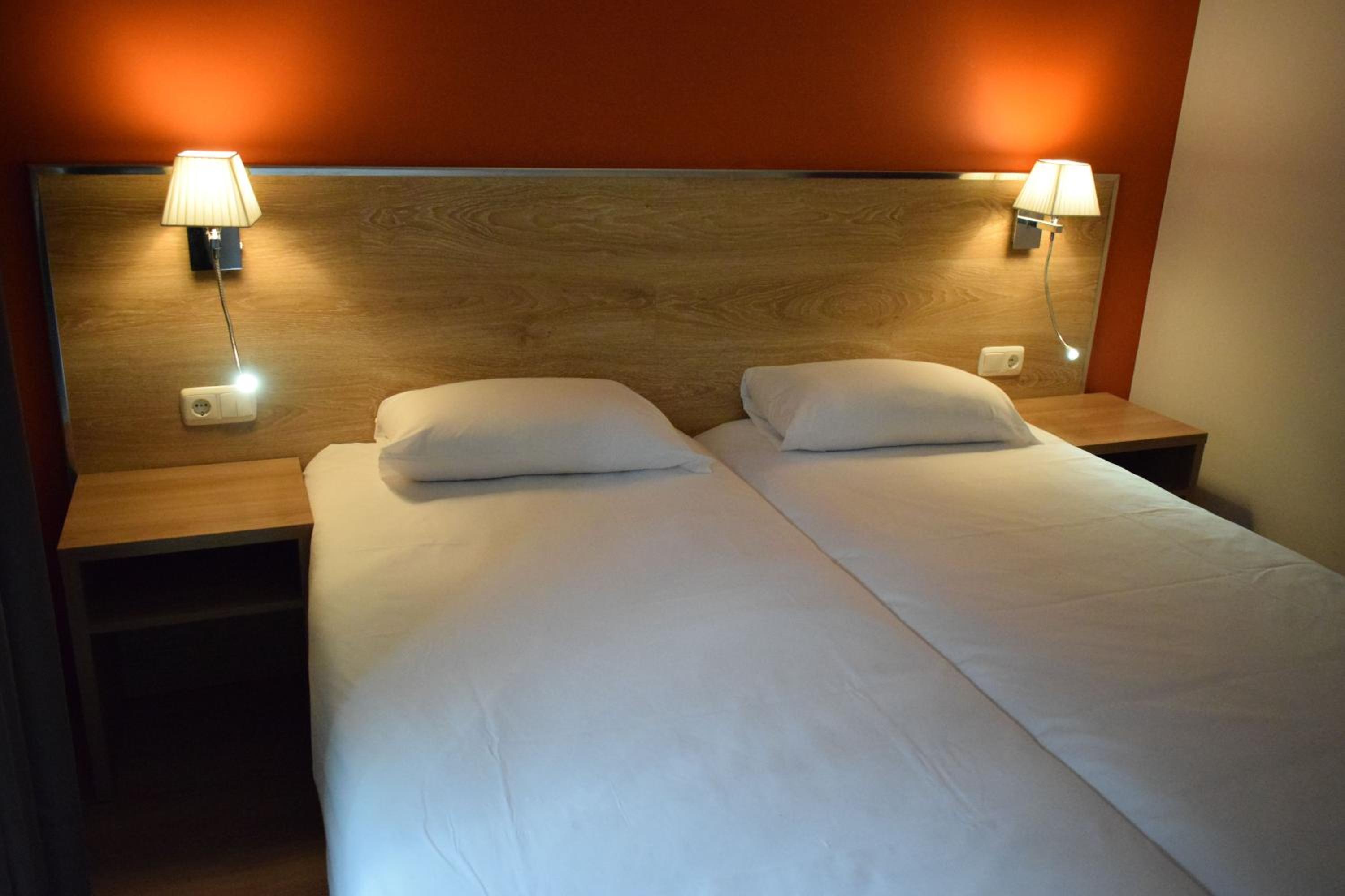 Standard Twin Room photo 3