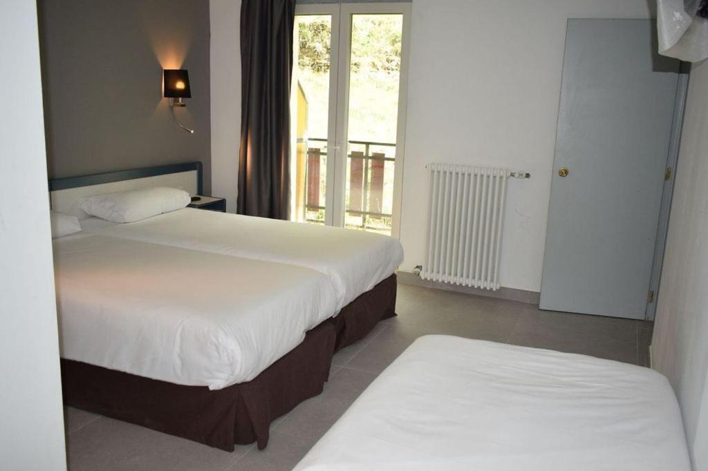 Comfort Triple Room with Shower photo 1