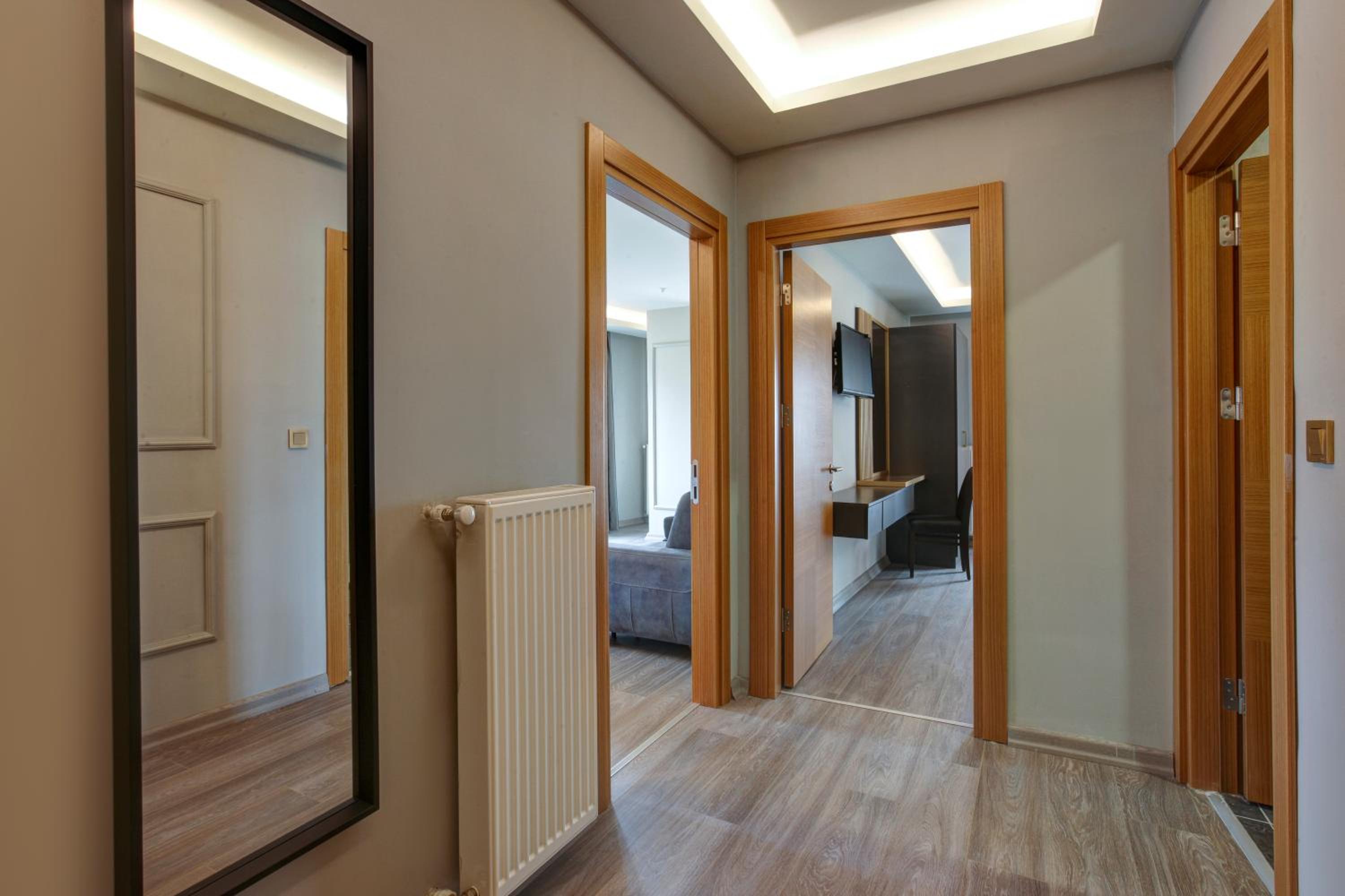 Deluxe Suite photo 2