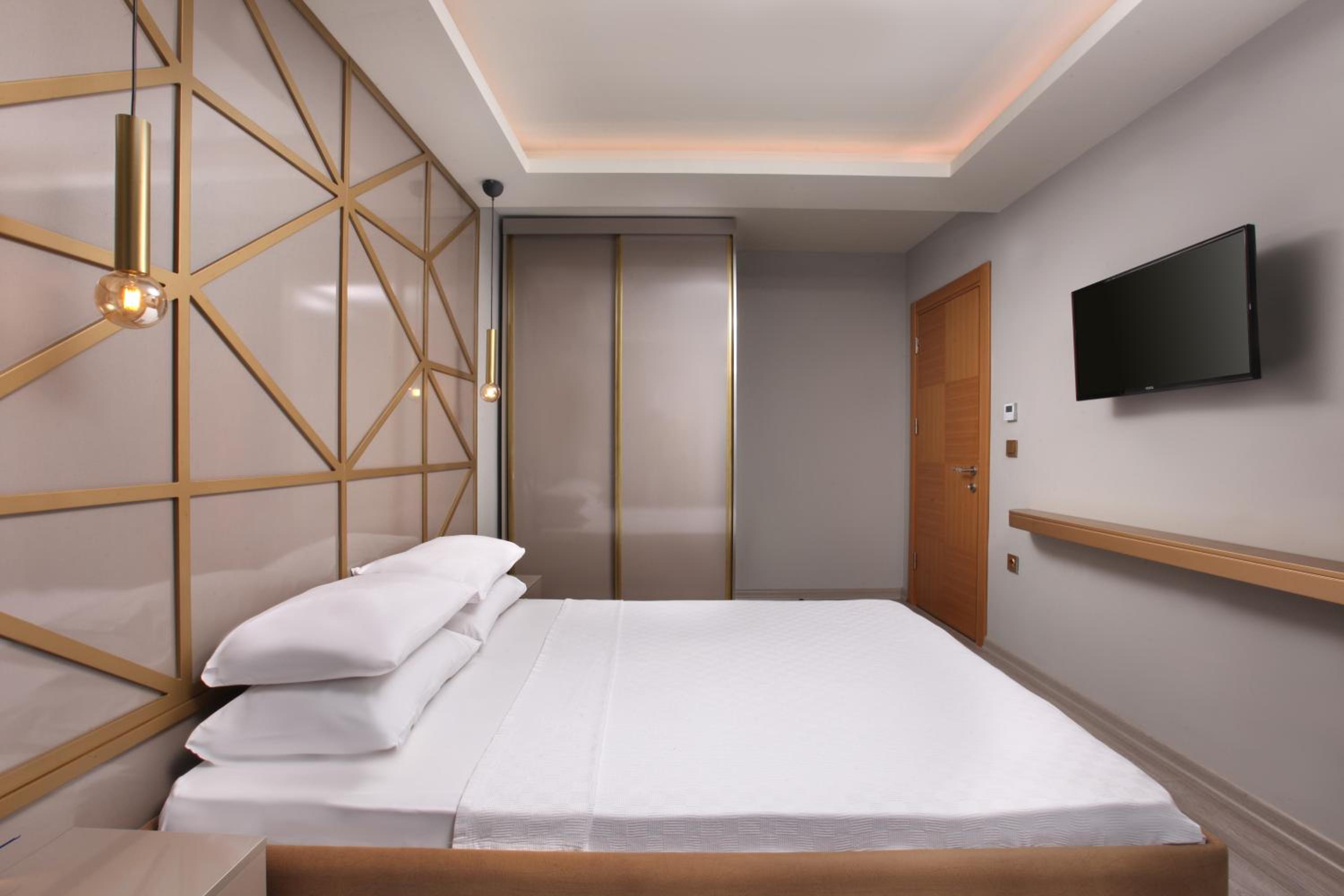 Deluxe Suite photo 3