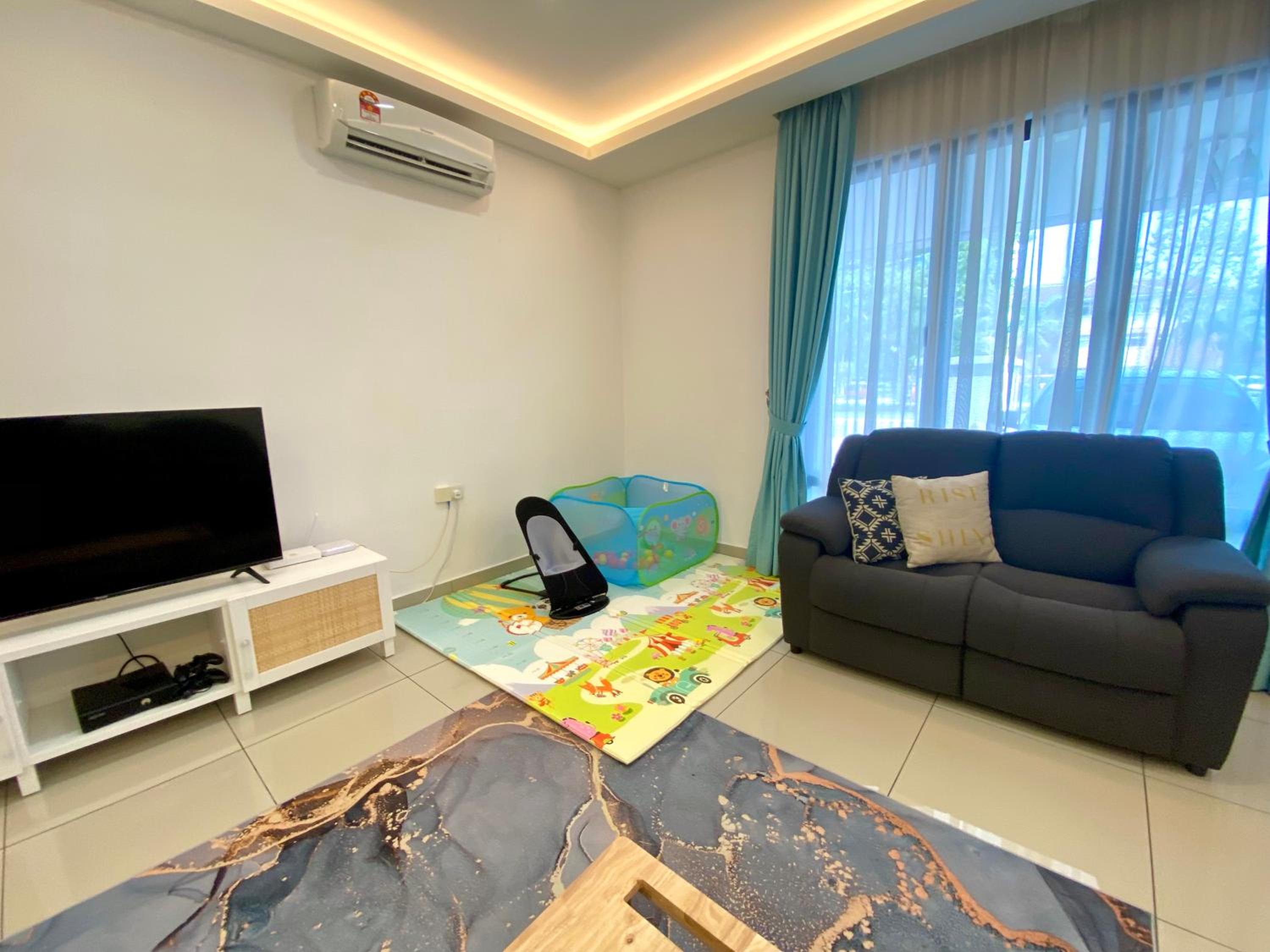 Three-Bedroom Apartment photo 3