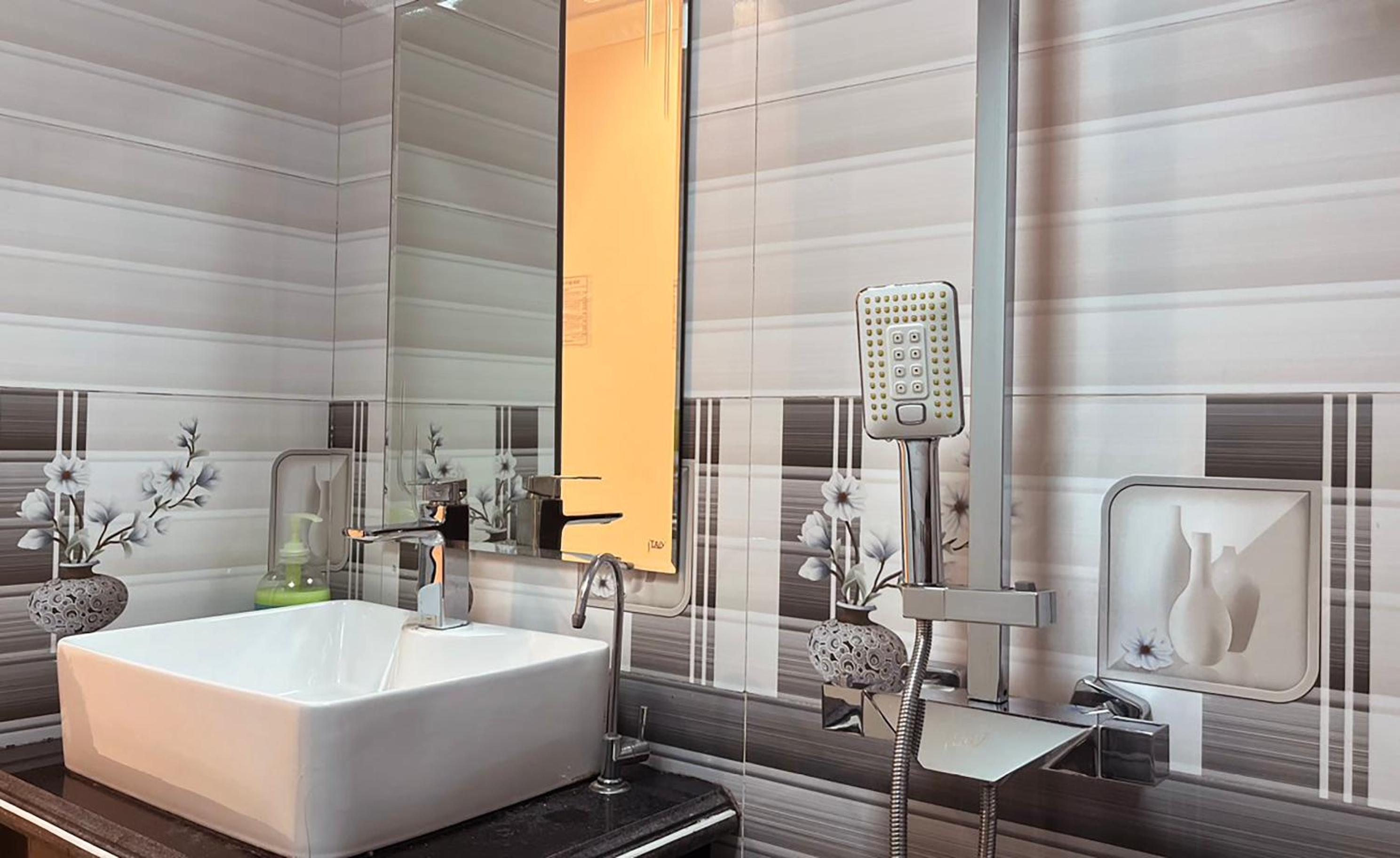 Standard Queen Room - Photo 7