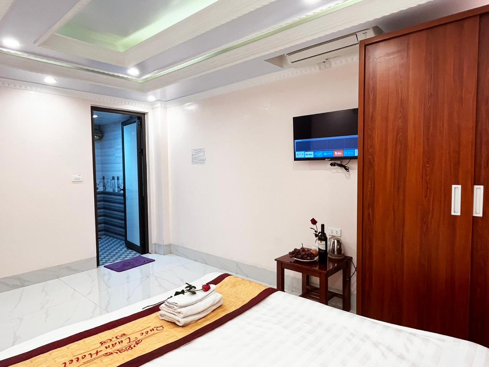 Standard Queen Room - Photo 9