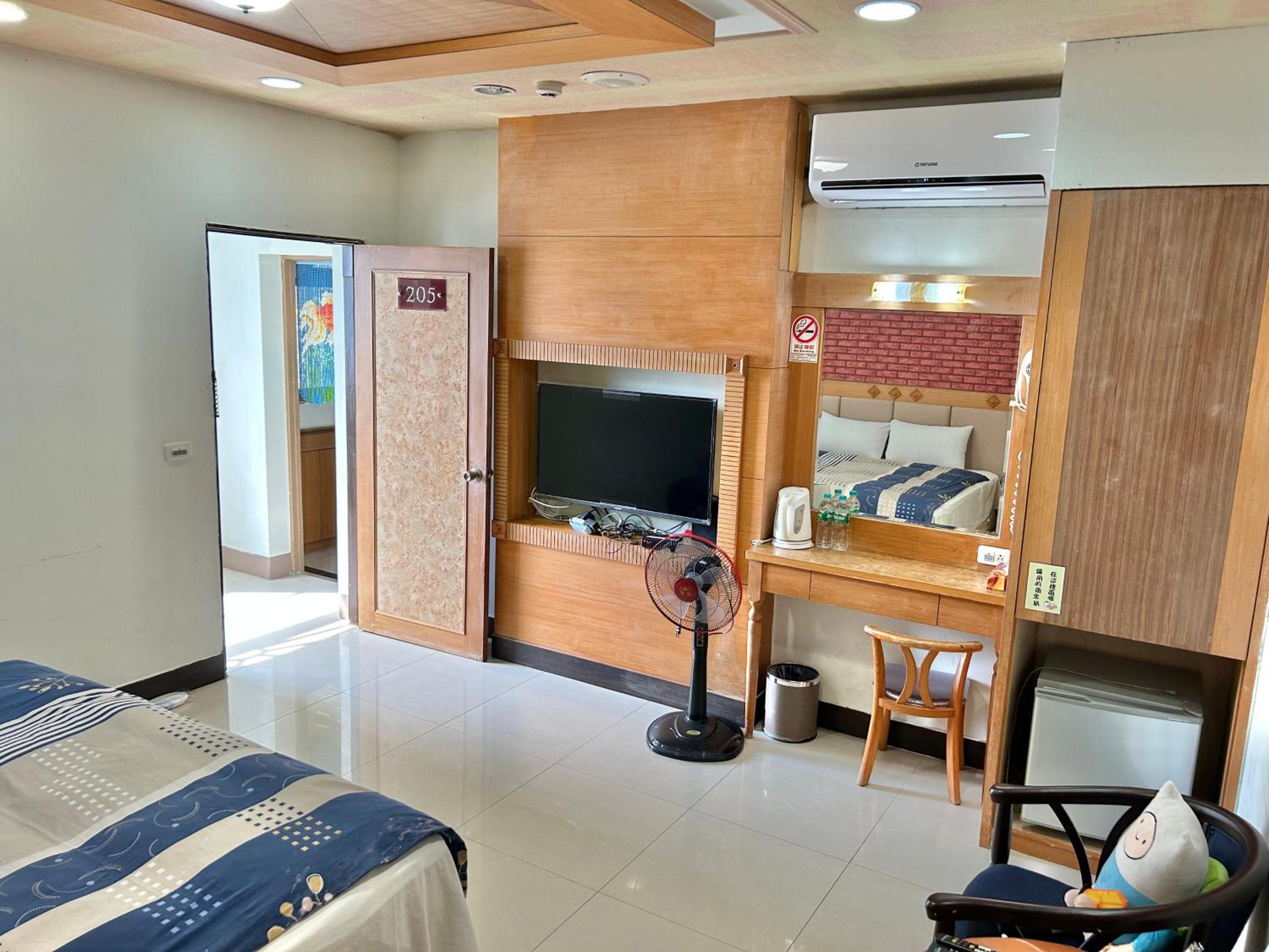 Deluxe Double Room with Bath photo 2