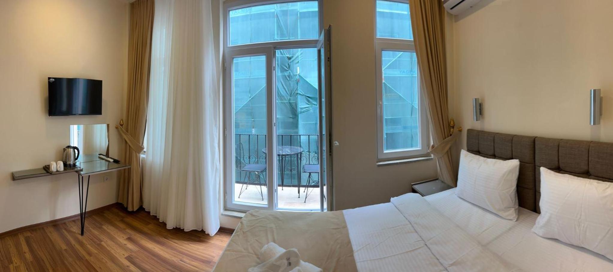 Deluxe Double or Twin Room with Balcony photo 1