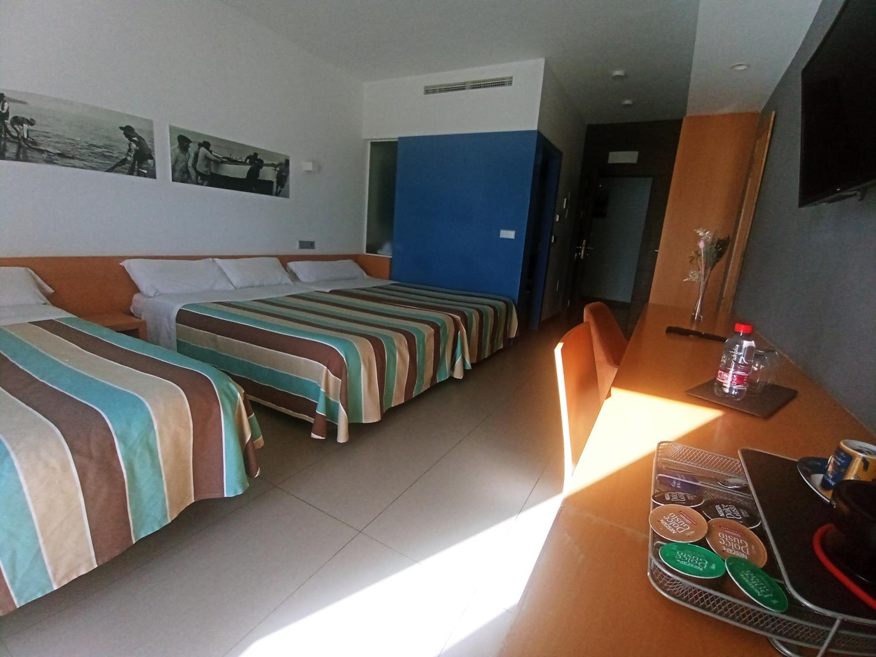 Habitación Triple Estándar con Vista al Mar