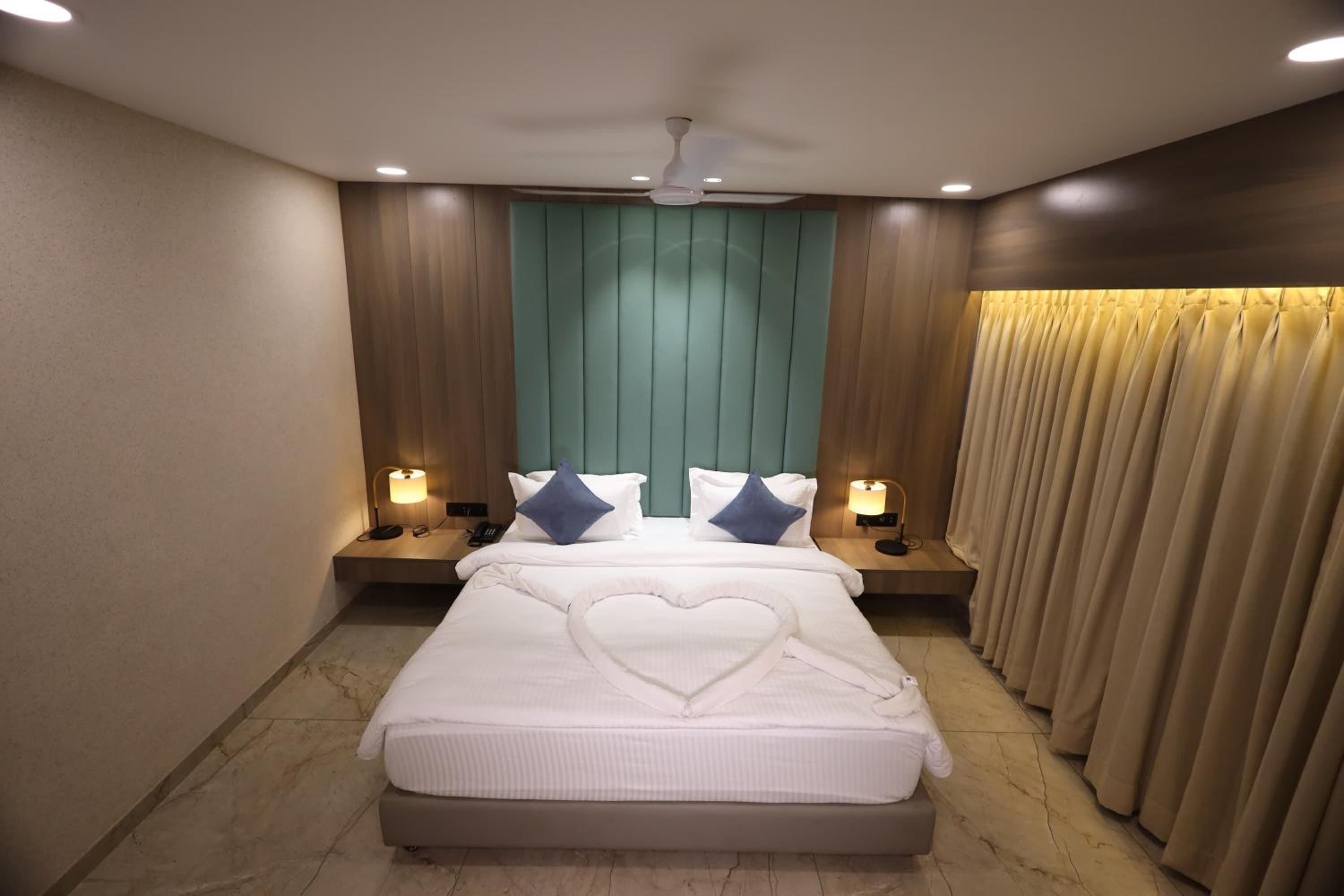 Deluxe Room - Photo 2