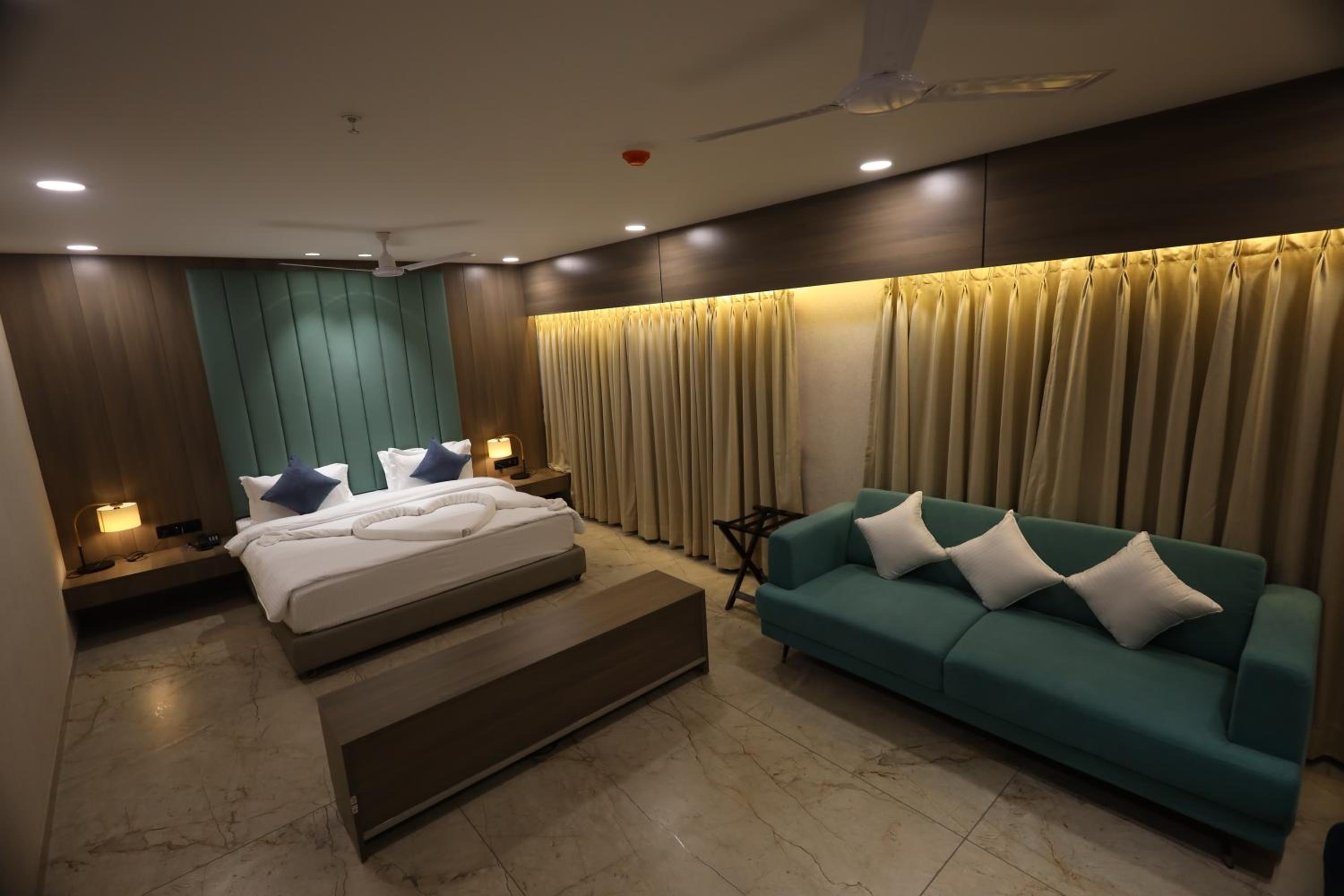 Suite - Photo 8
