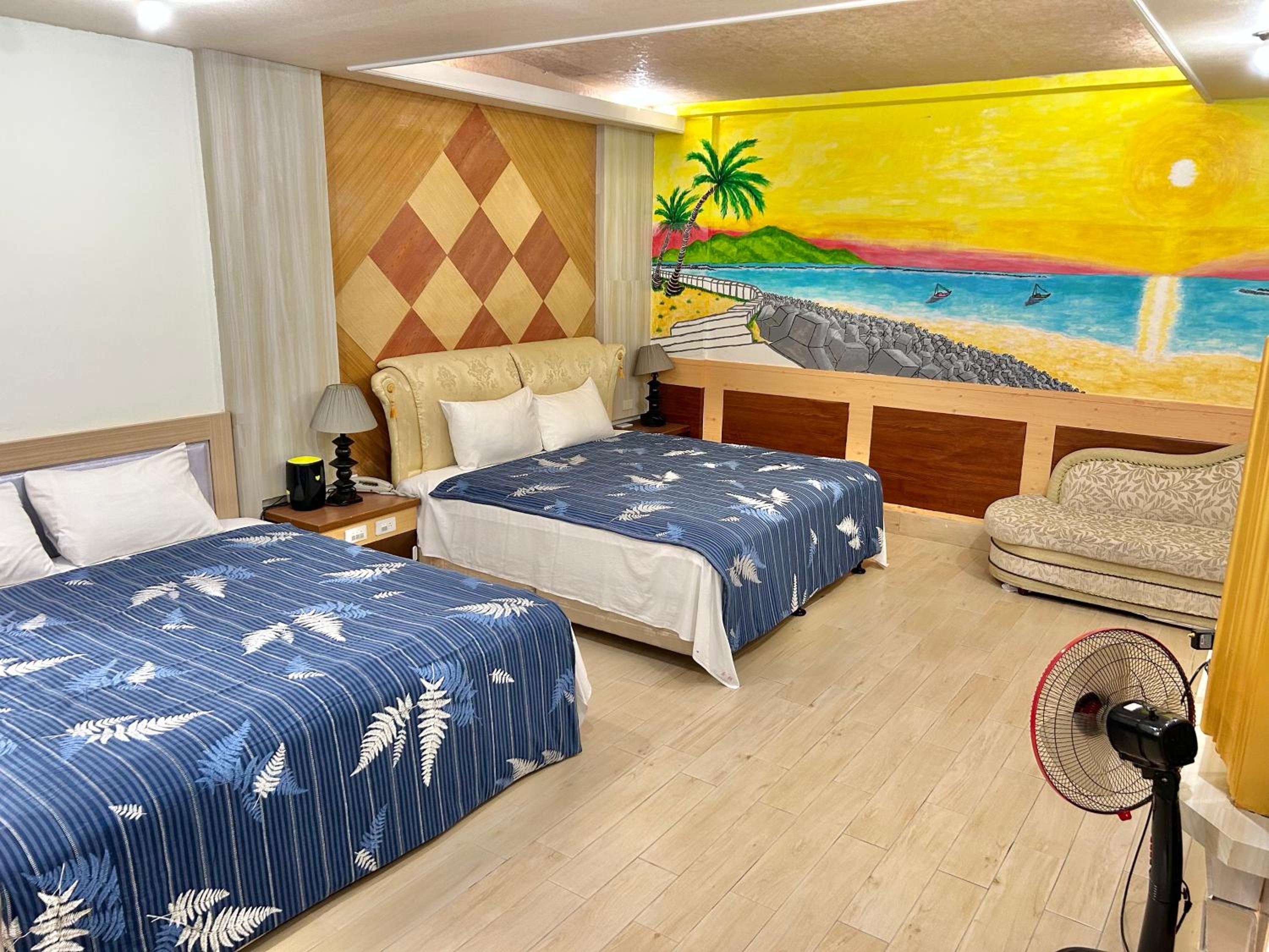Quadruple Room with Private Bathroom photo 1