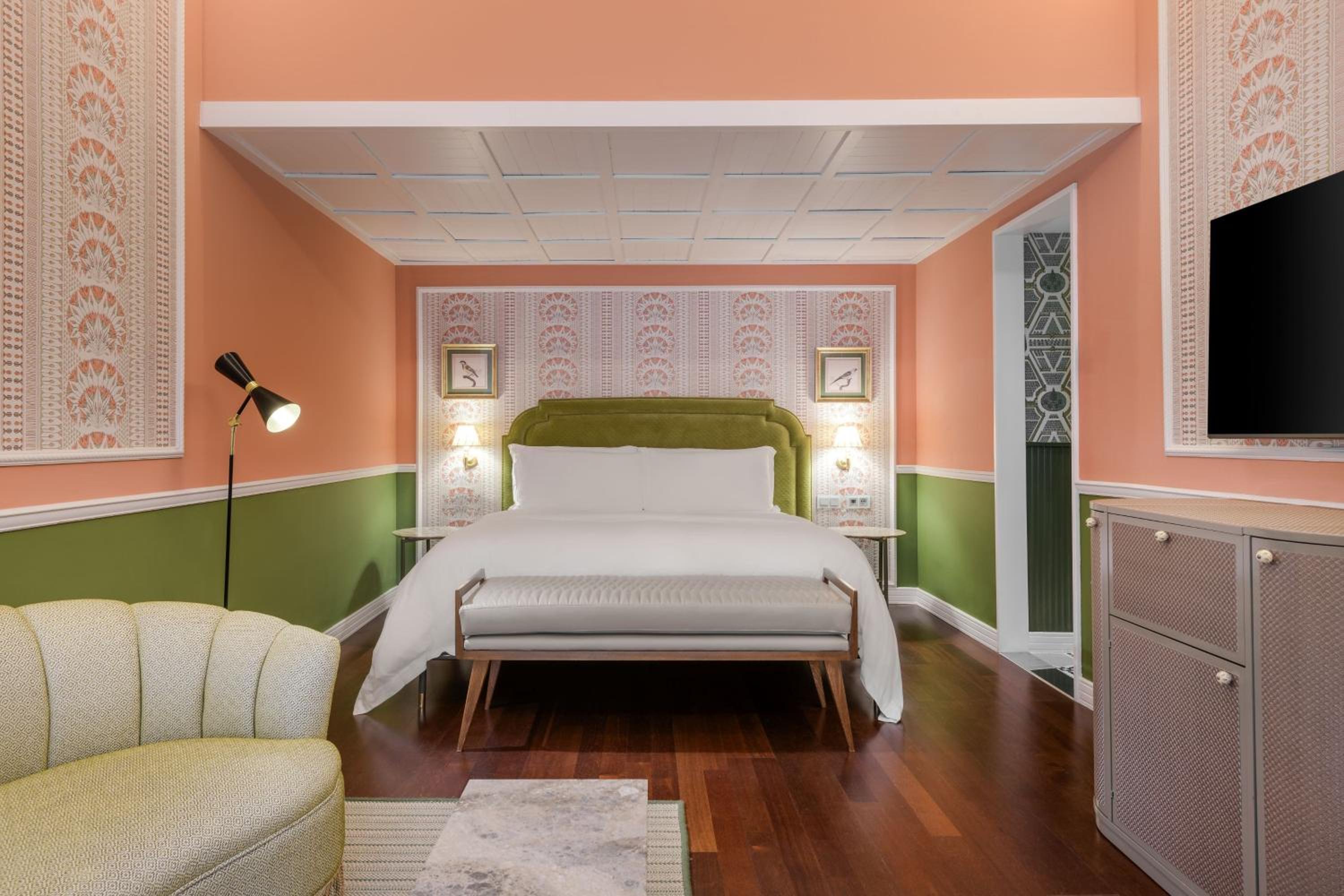 Deluxe King Room