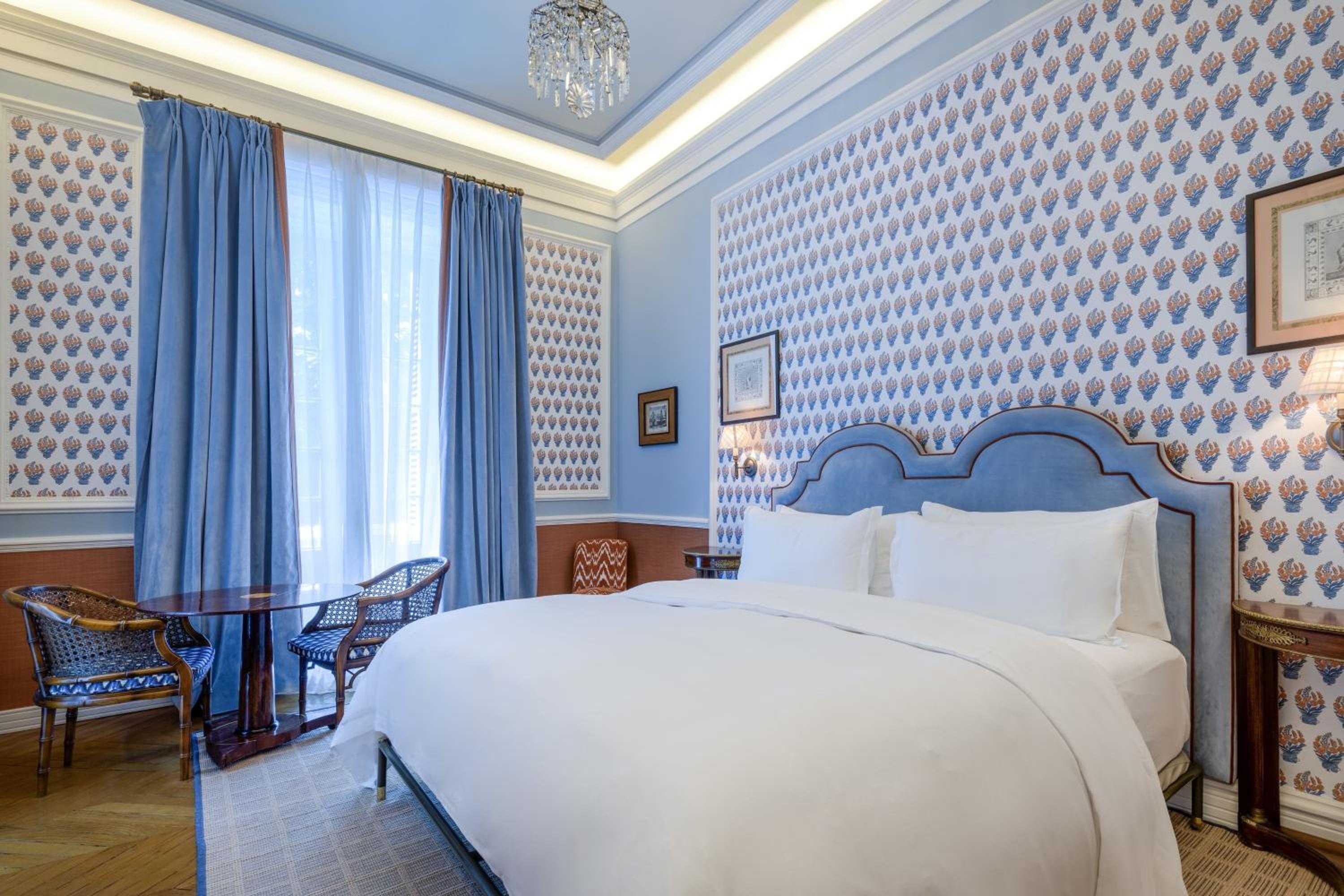 Premium Deluxe King or Twin Room - Photo 15