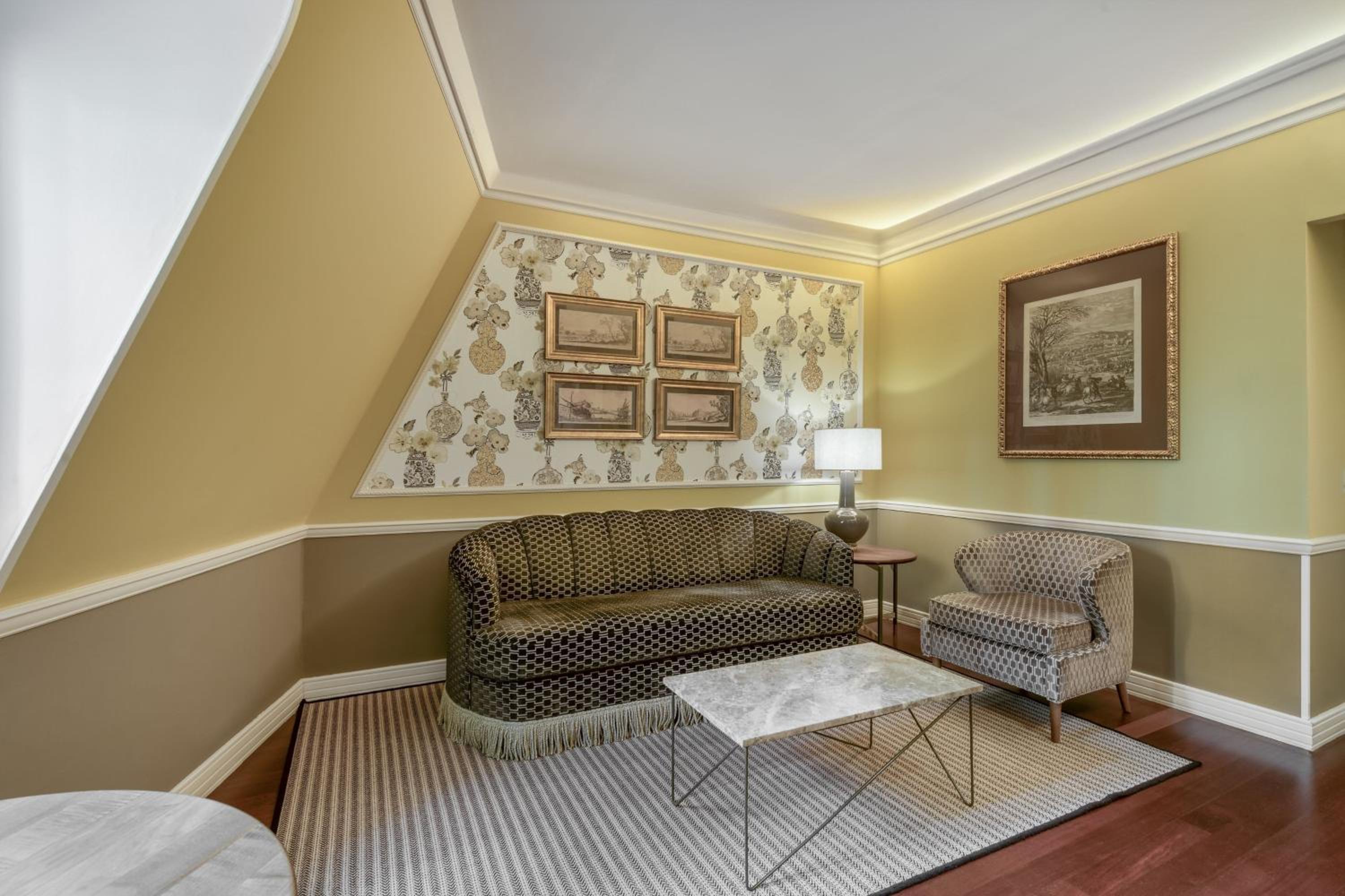 Junior King Suite - Photo 7