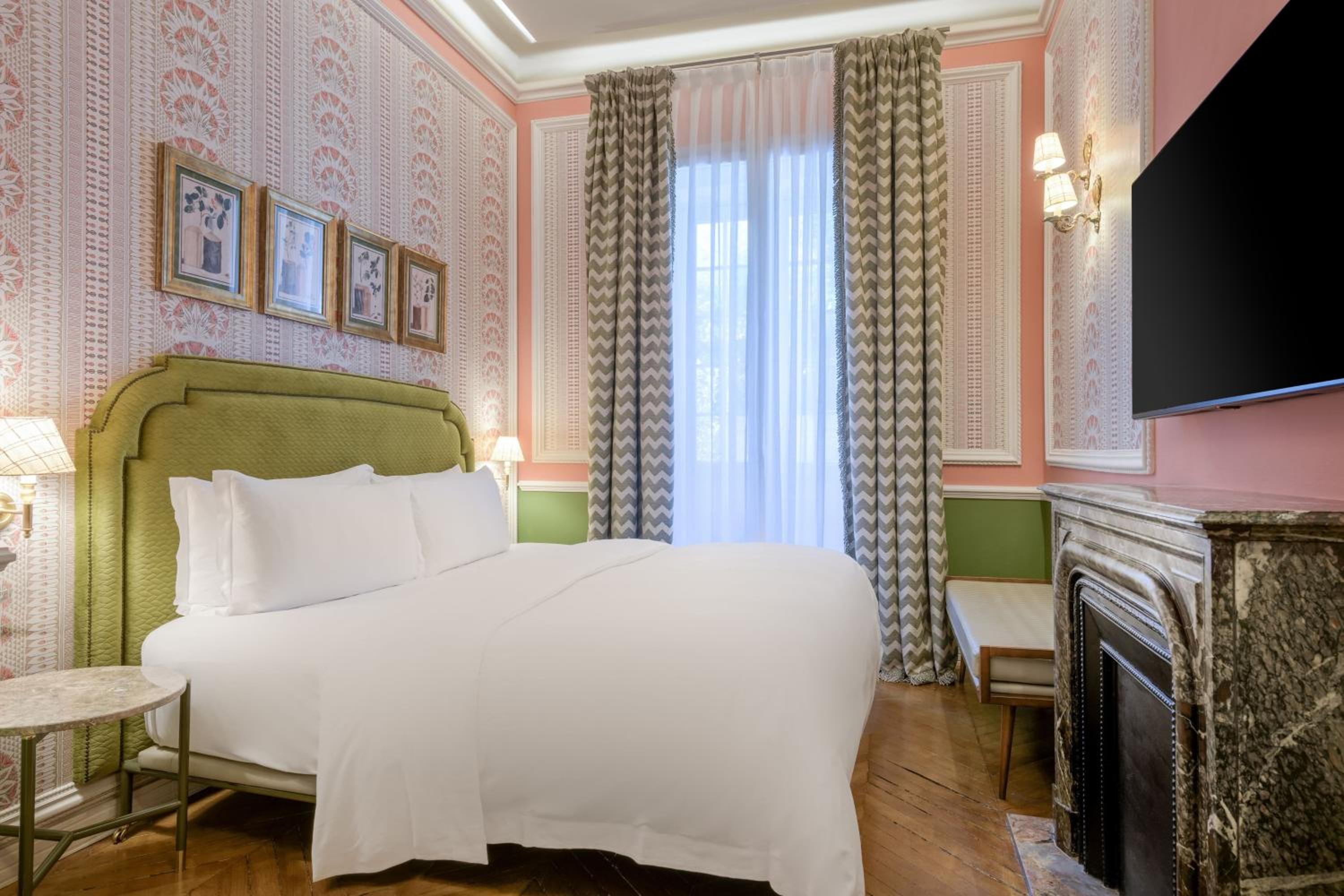 Junior King Suite - Photo 8
